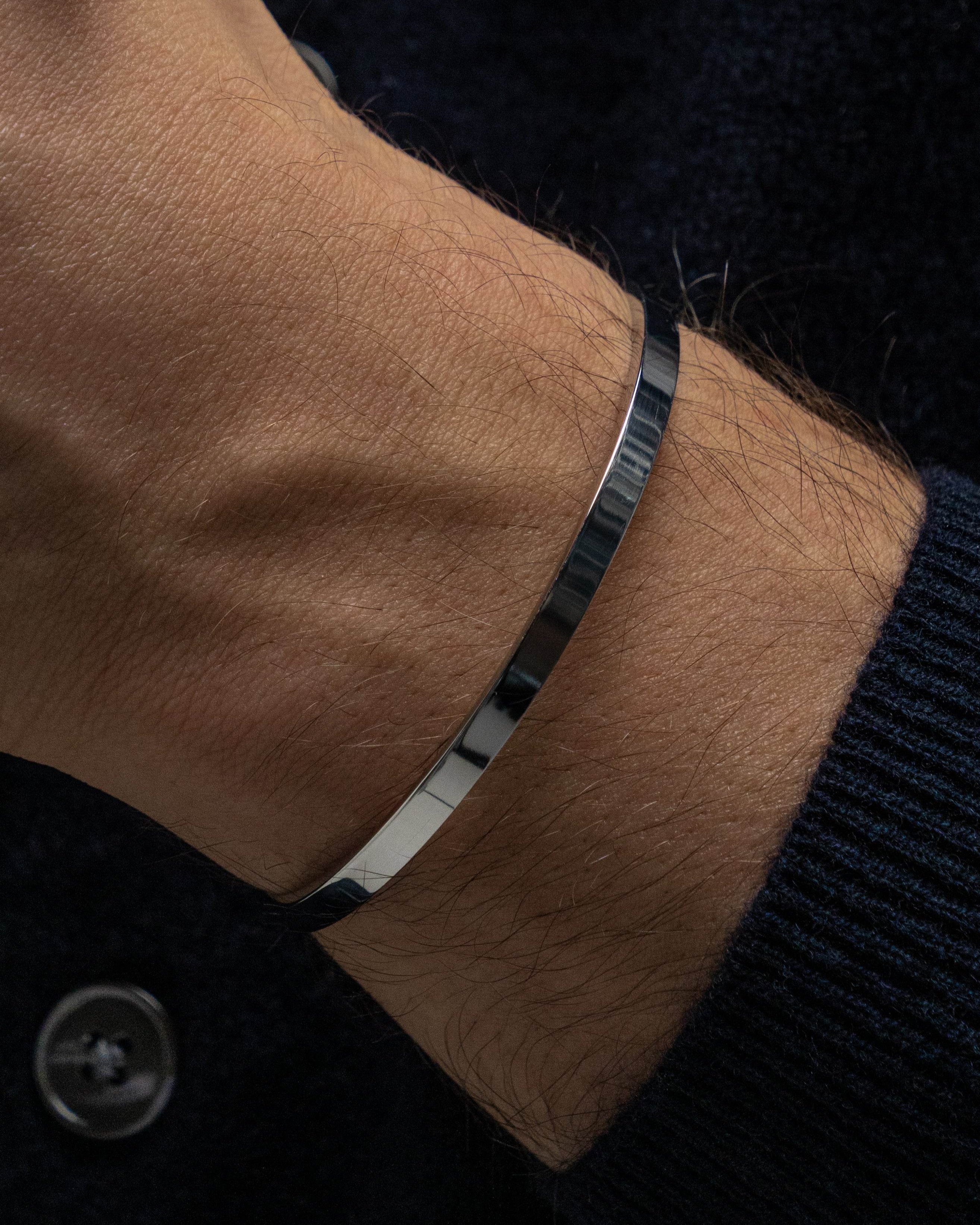 Bacio Bangle - Cascalia