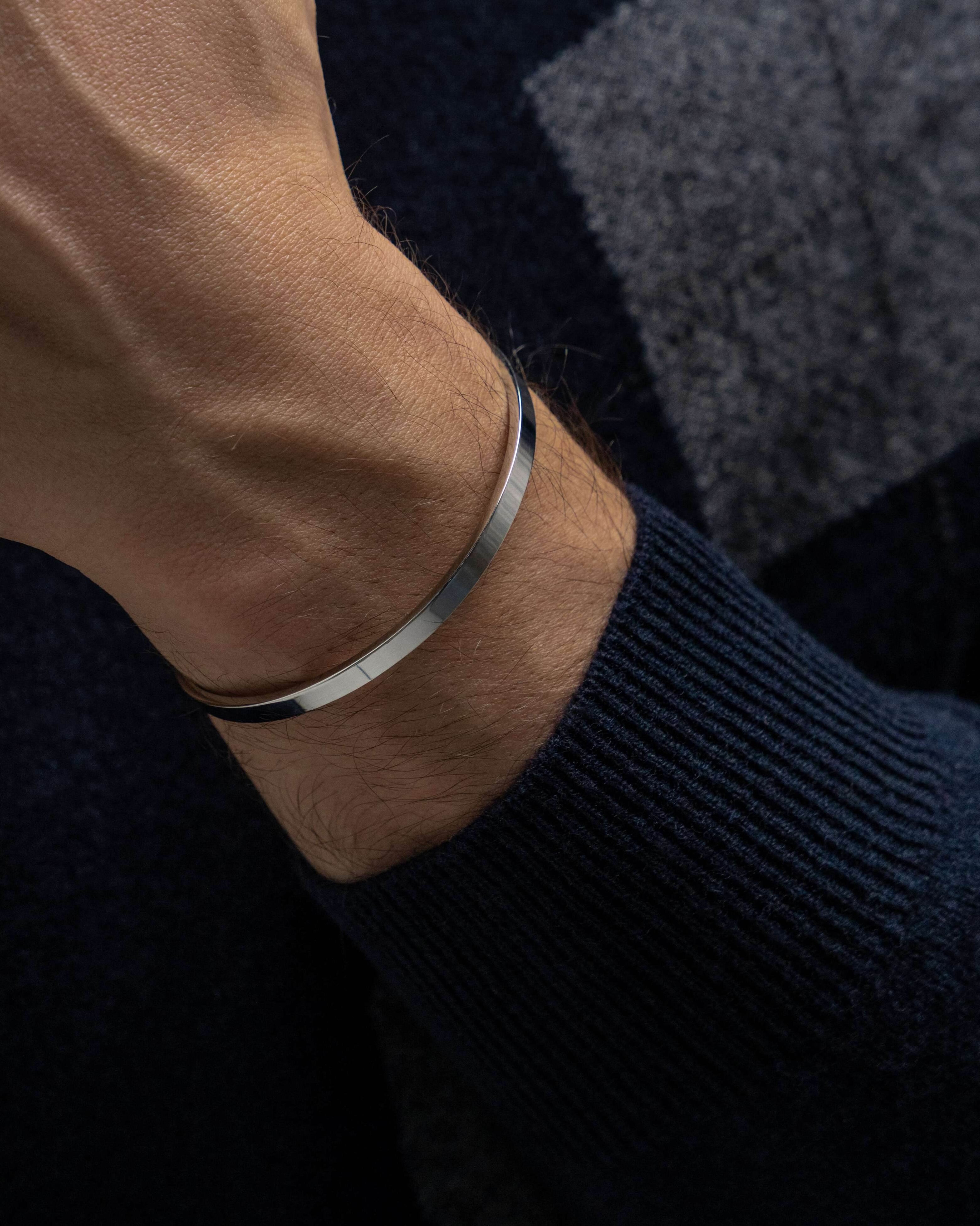 Bacio Bangle - Cascalia