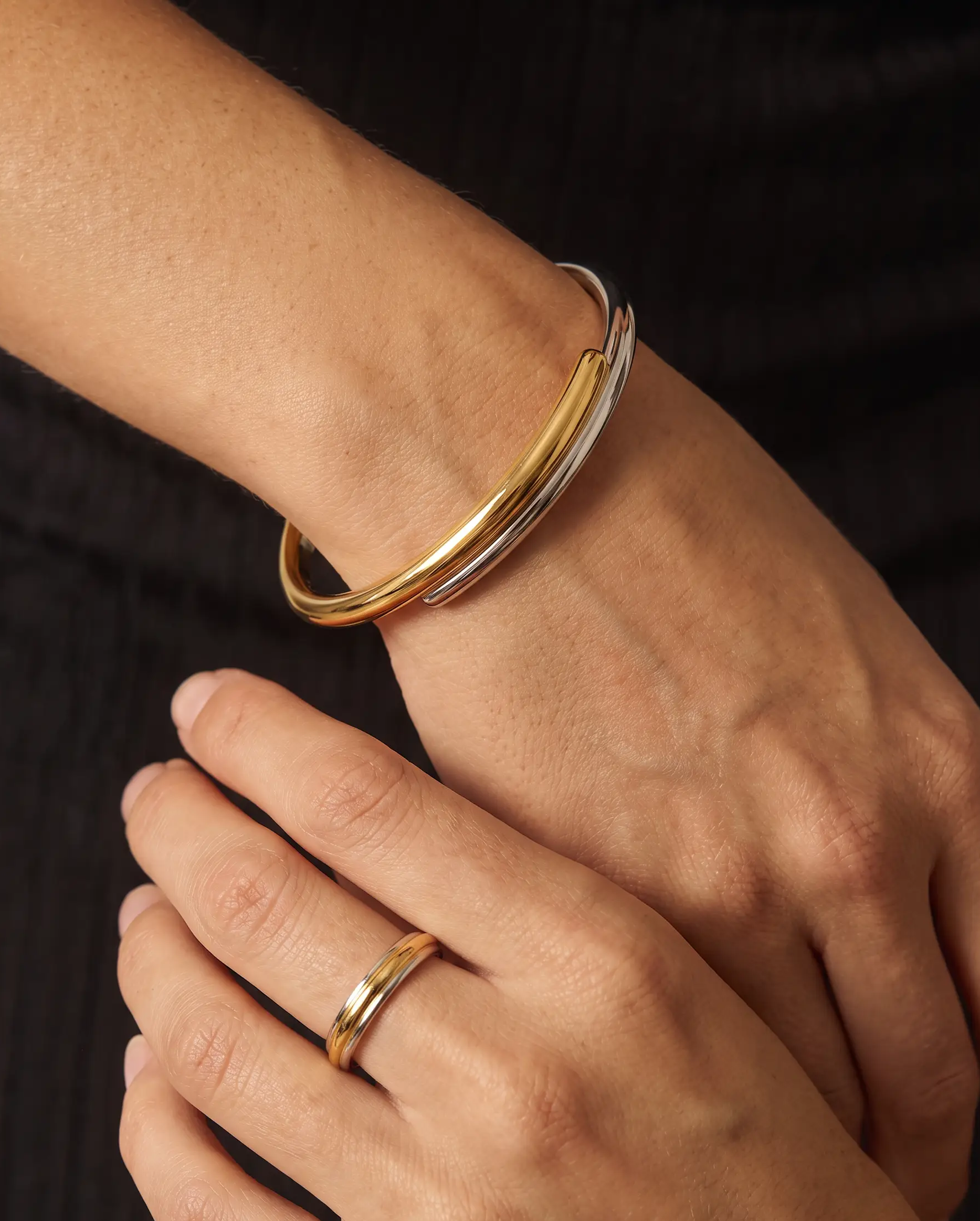 cascalia-ai bangle-192_studio1_a1+ring168.png