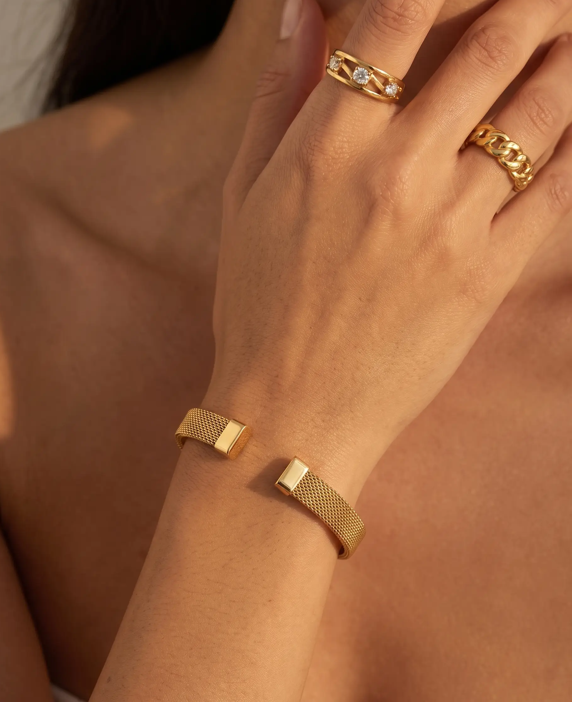 cascalia-ai bangle-196_lifestyle1_a2+ring108+ring148.png