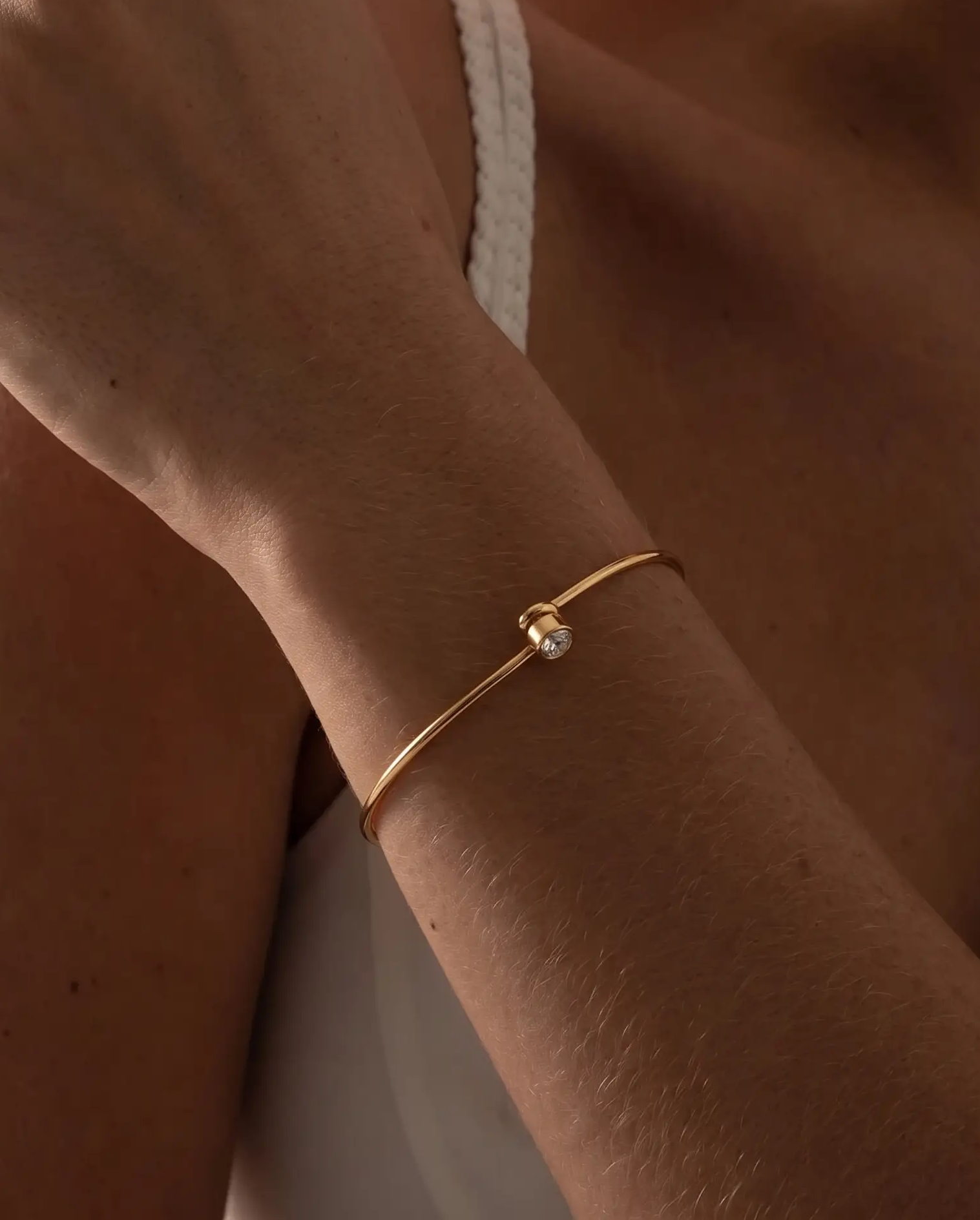 cascalia-ai bangle-313_lifestyle1_a3+solo.png