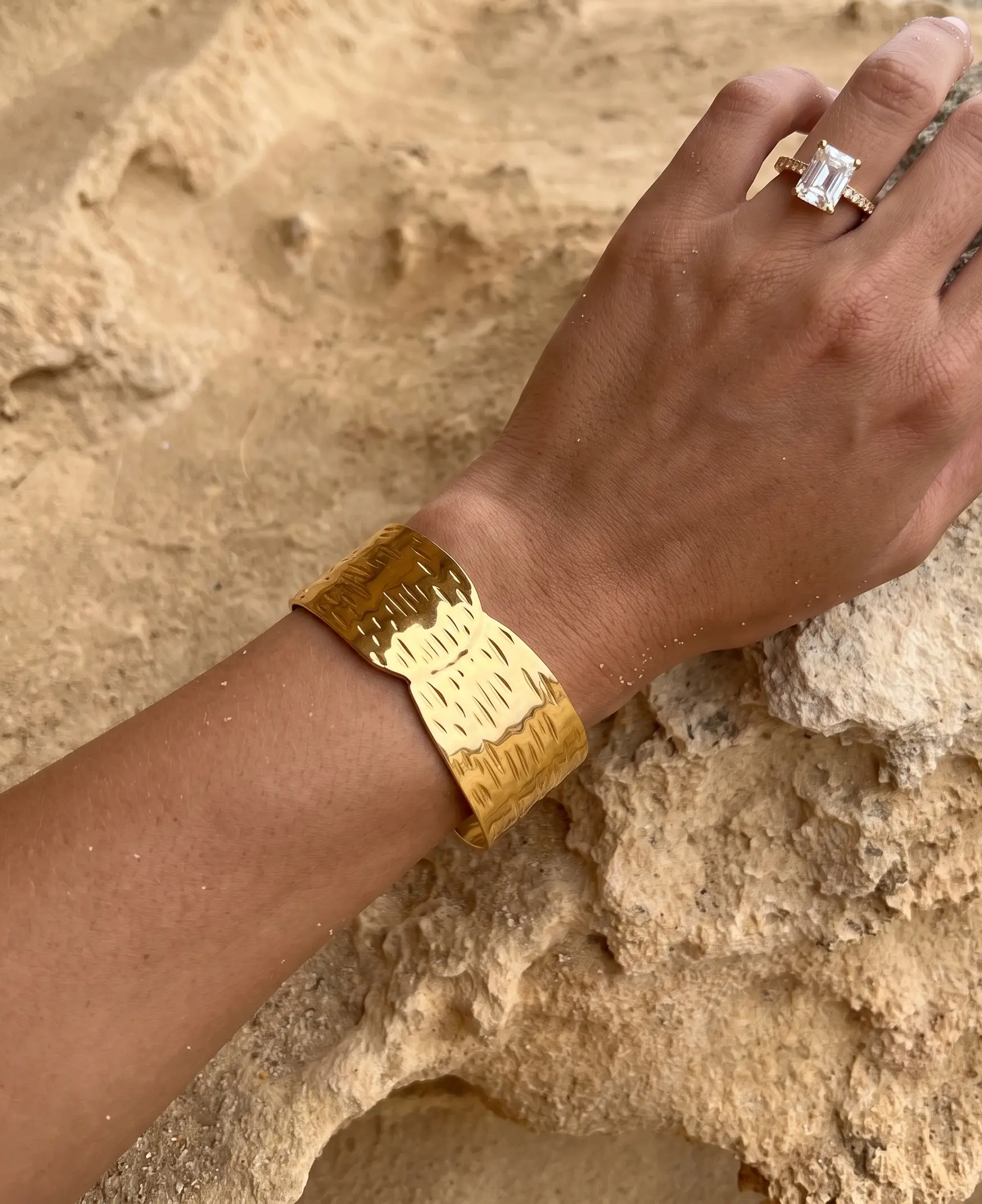 cascalia-ai bangle-378_lifestyle1_a1+ring410.png