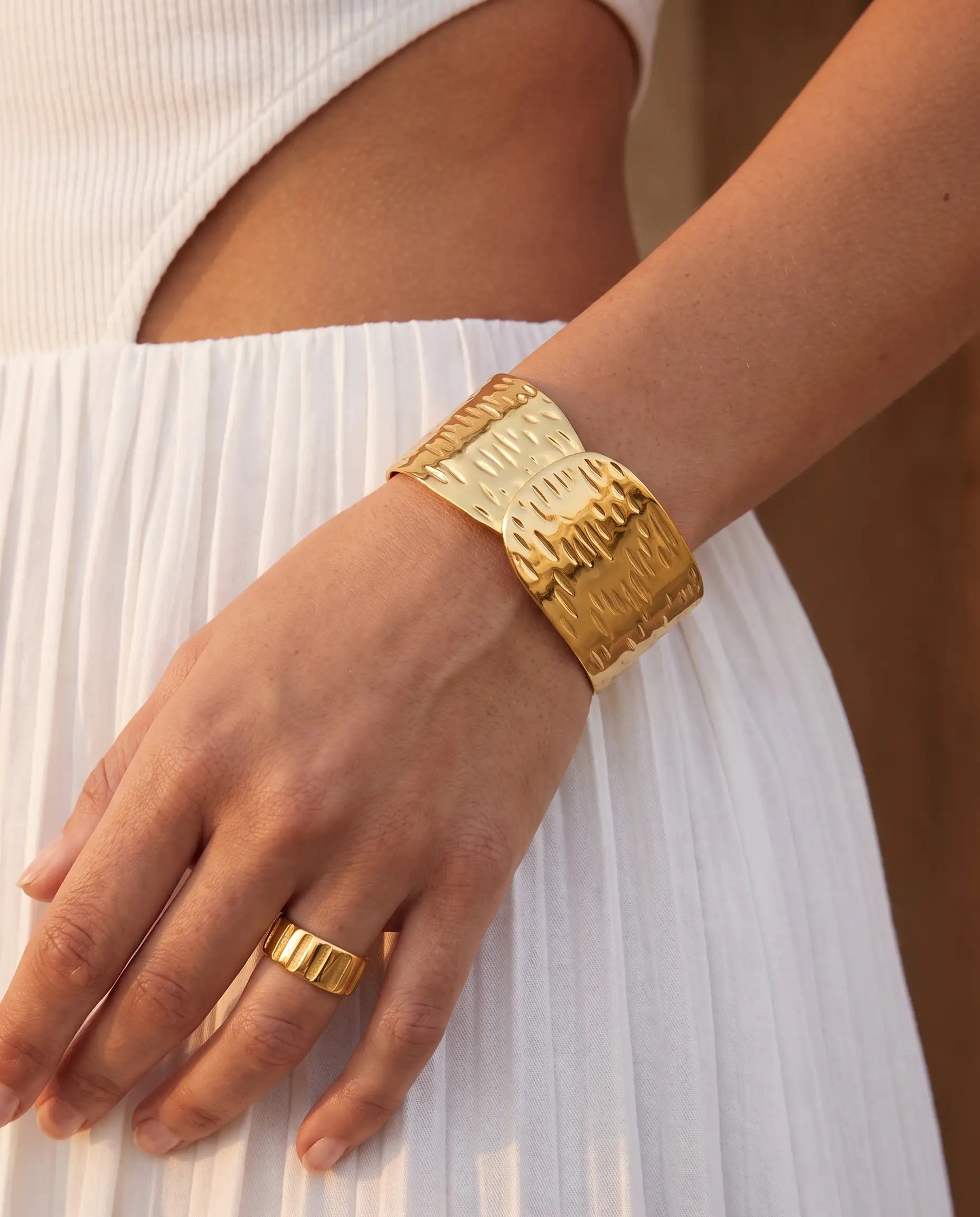 cascalia-ai bangle-378_lifestyle1_a2+ring127.png