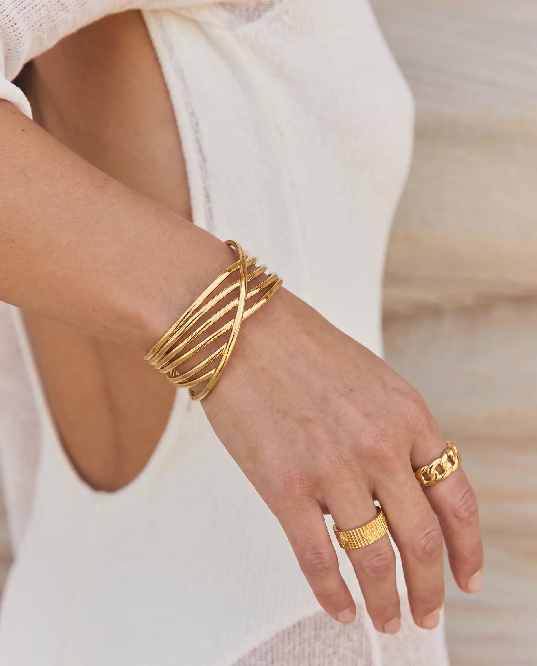 cascalia-ai bangle-379_studio2_a2+ring412+ring148.png