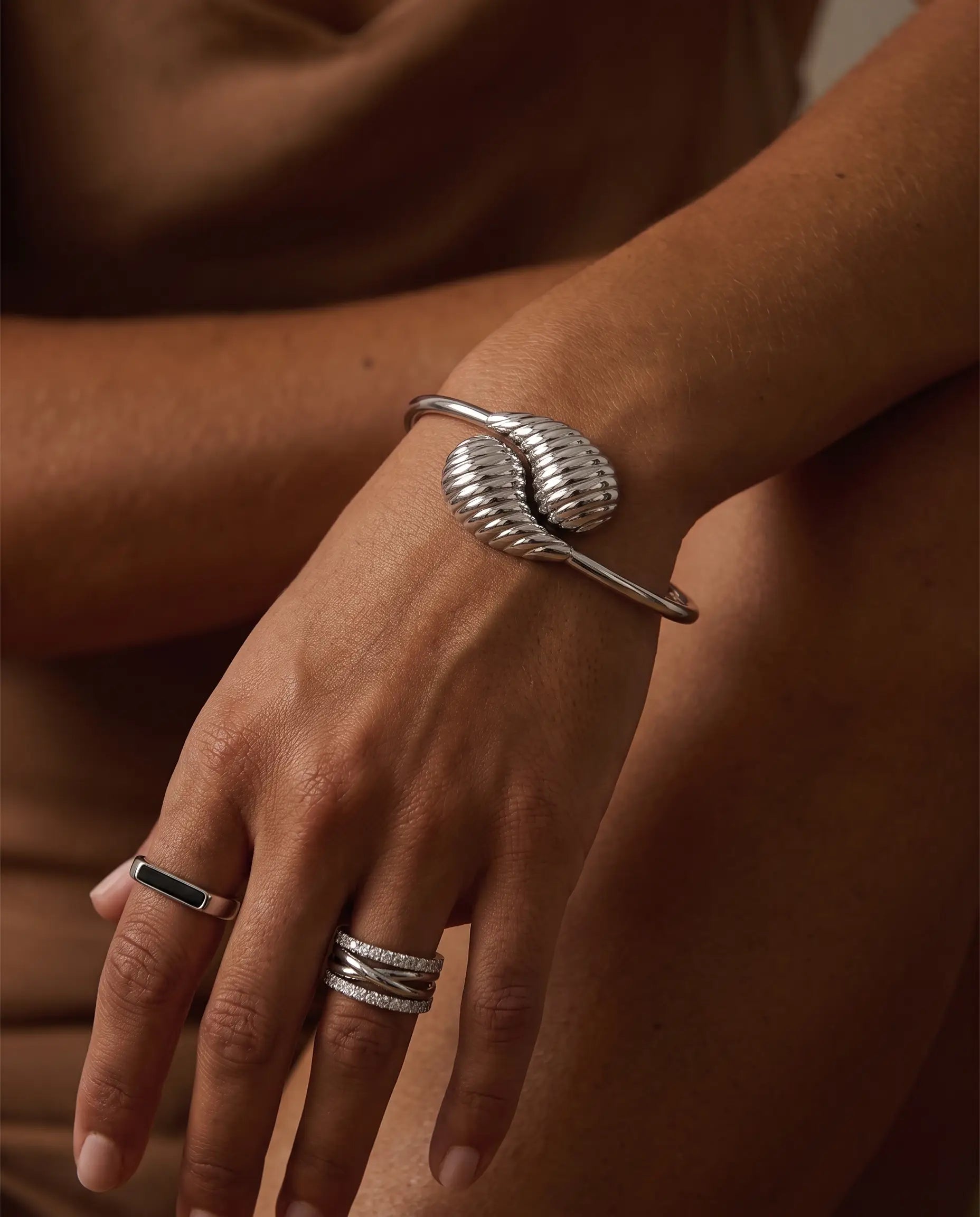 cascalia-ai bangle-403-S_studio1_a8+ring95-S+ring149-S.png