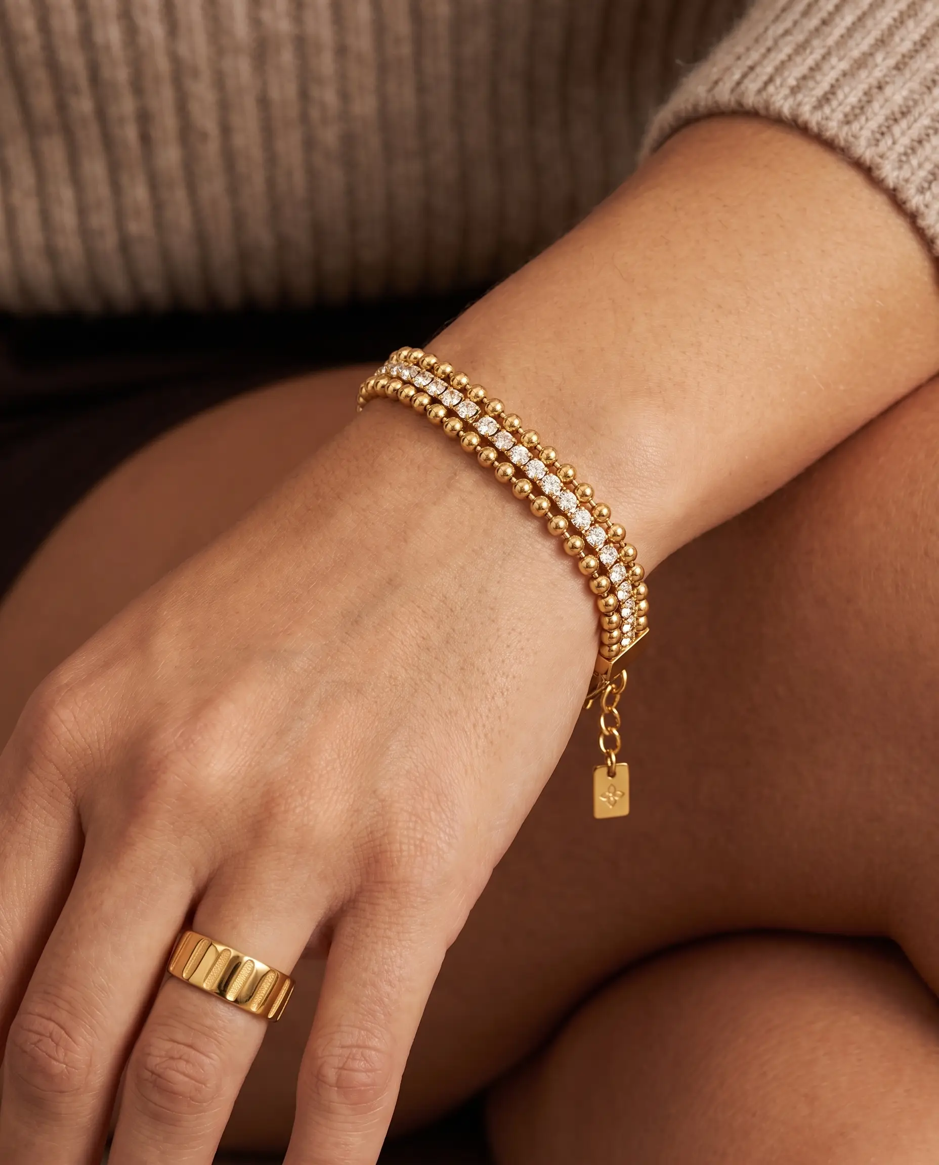 cascalia-ai bracelet-173_studio2_a4+ring127.png