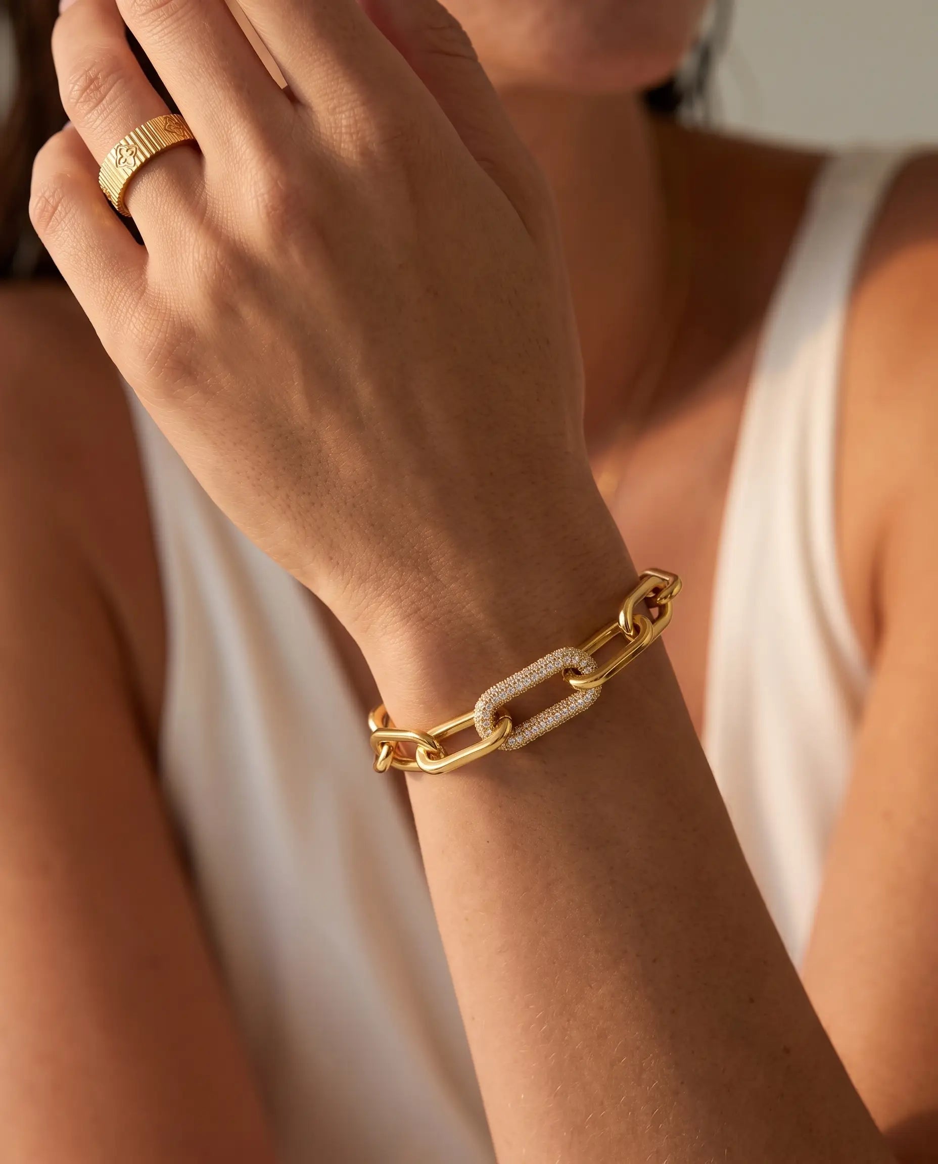 cascalia-ai bracelet-174_lifestyle1_a2+ring412.png