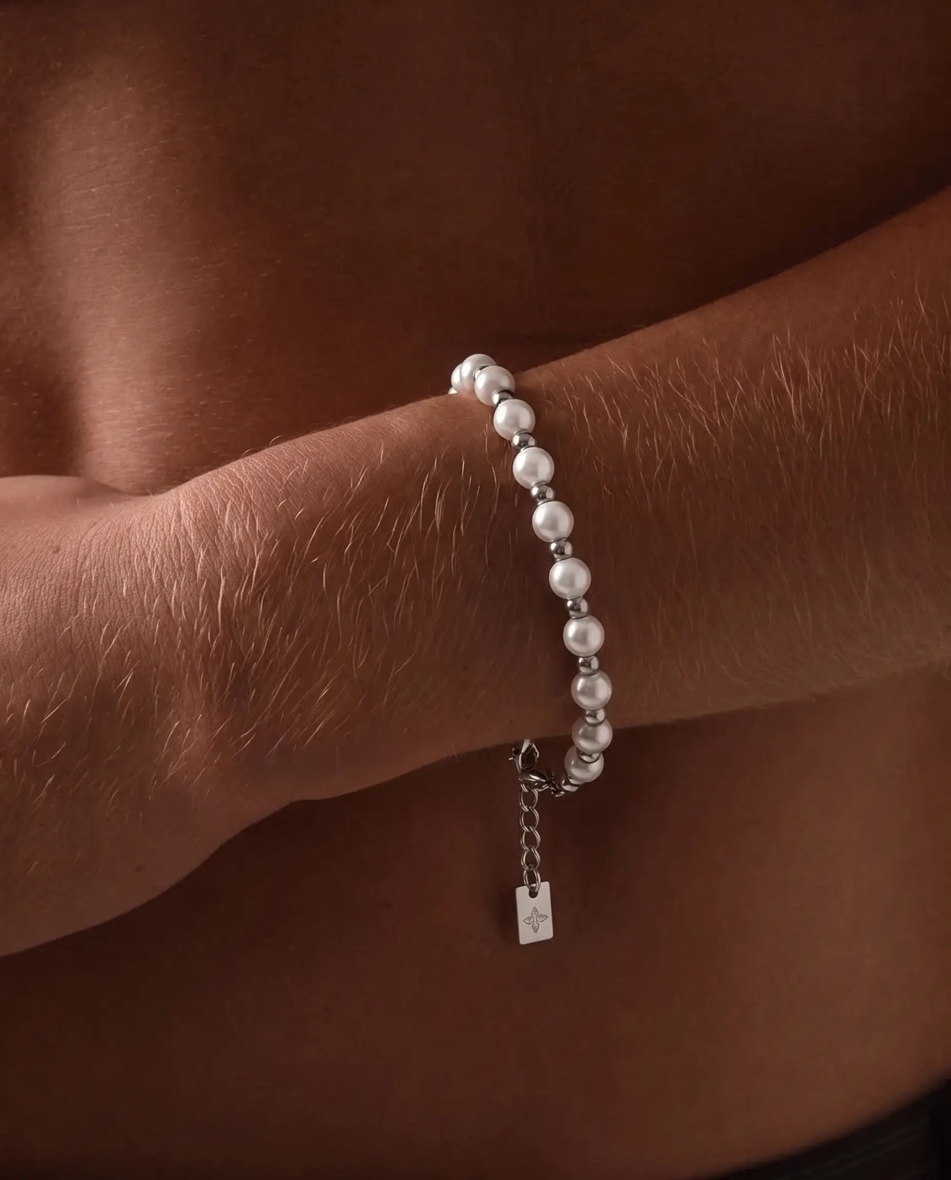 cascalia-ai bracelet-181-S_studio2_a3+solo.png