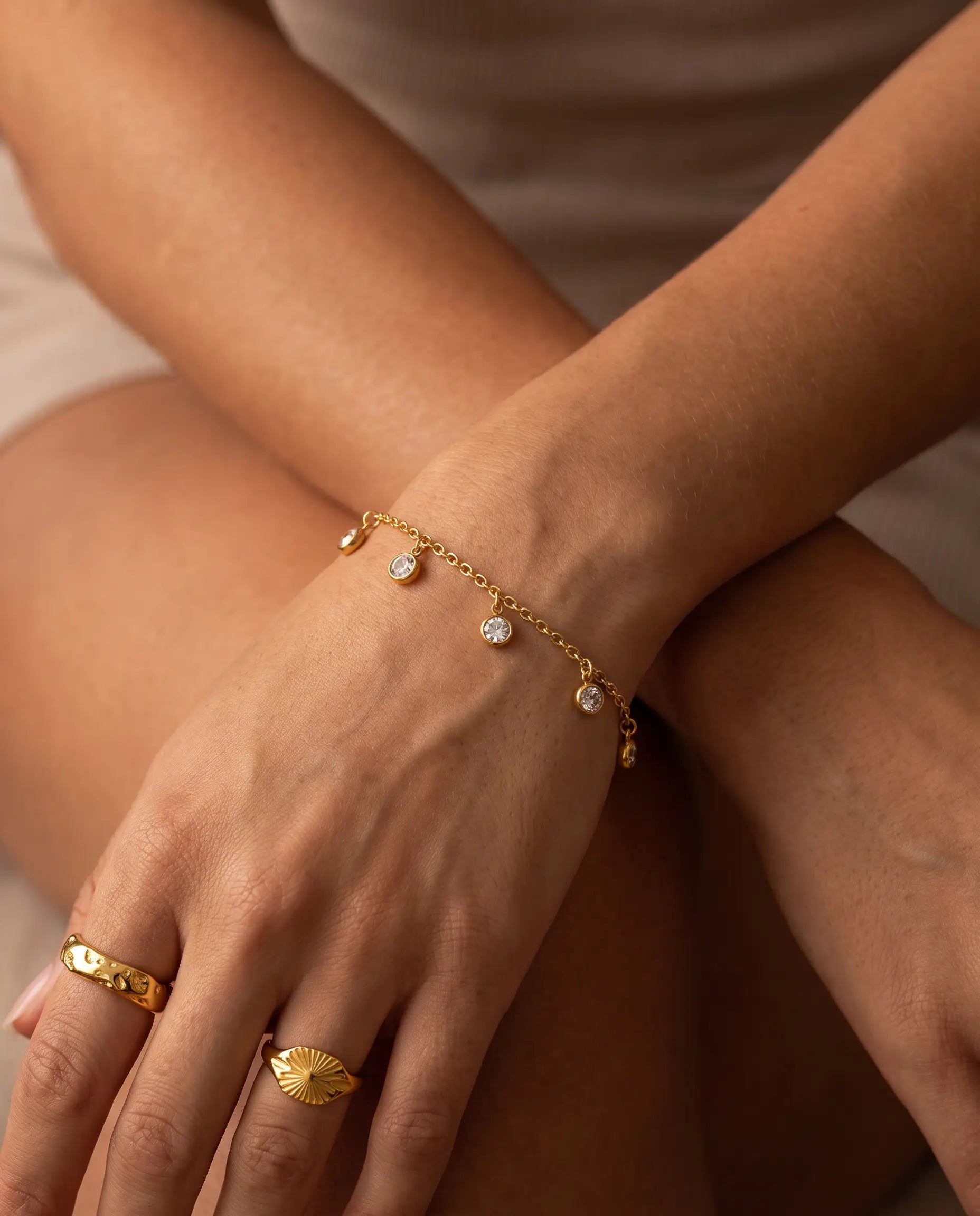 cascalia-ai bracelet-185_studio2_a2+ring115+ring133.png