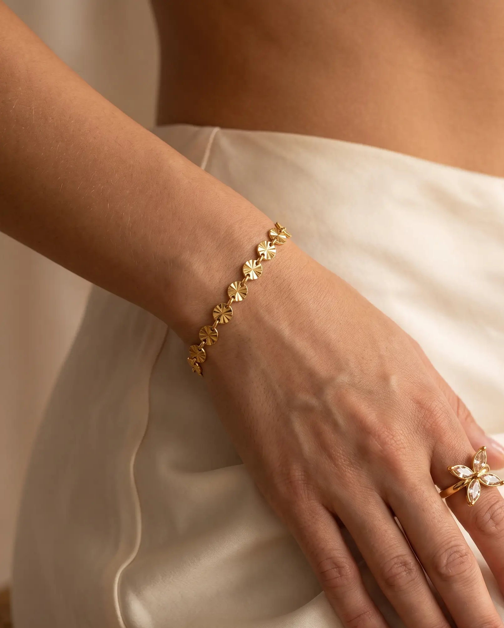 cascalia-ai bracelet-188_studio1_a8+ring151.png