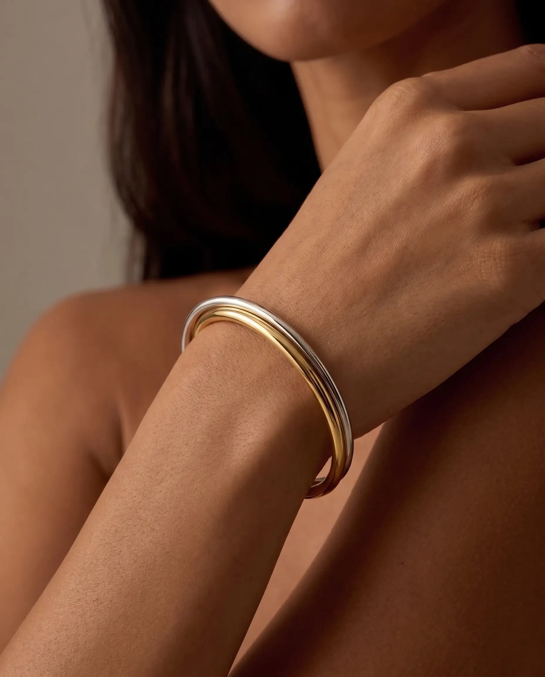 cascalia-ai bracelet-191_lifestyle1_a4+solo.png