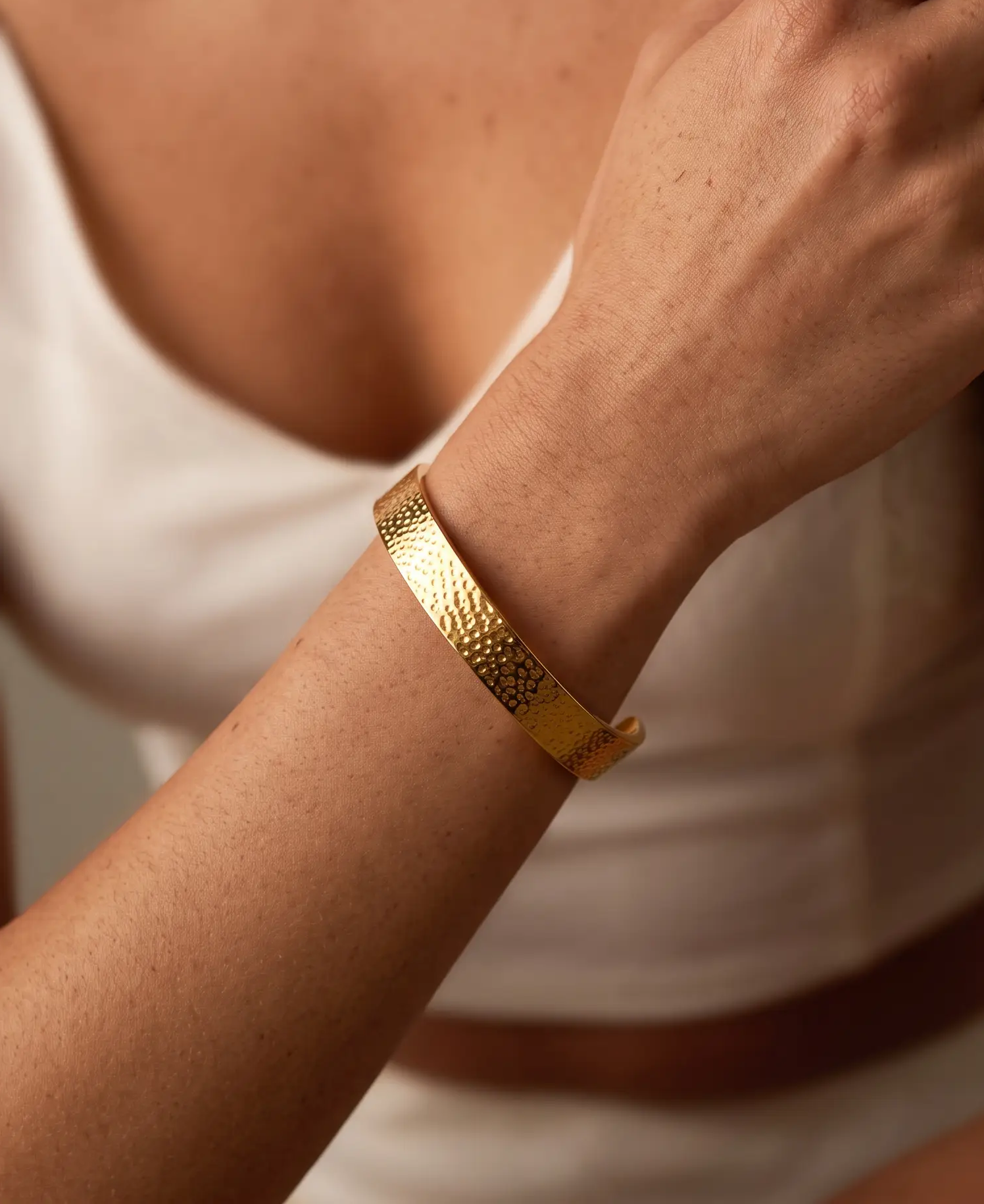 cascalia-ai bracelet-197_studio1_a2+ring103.png