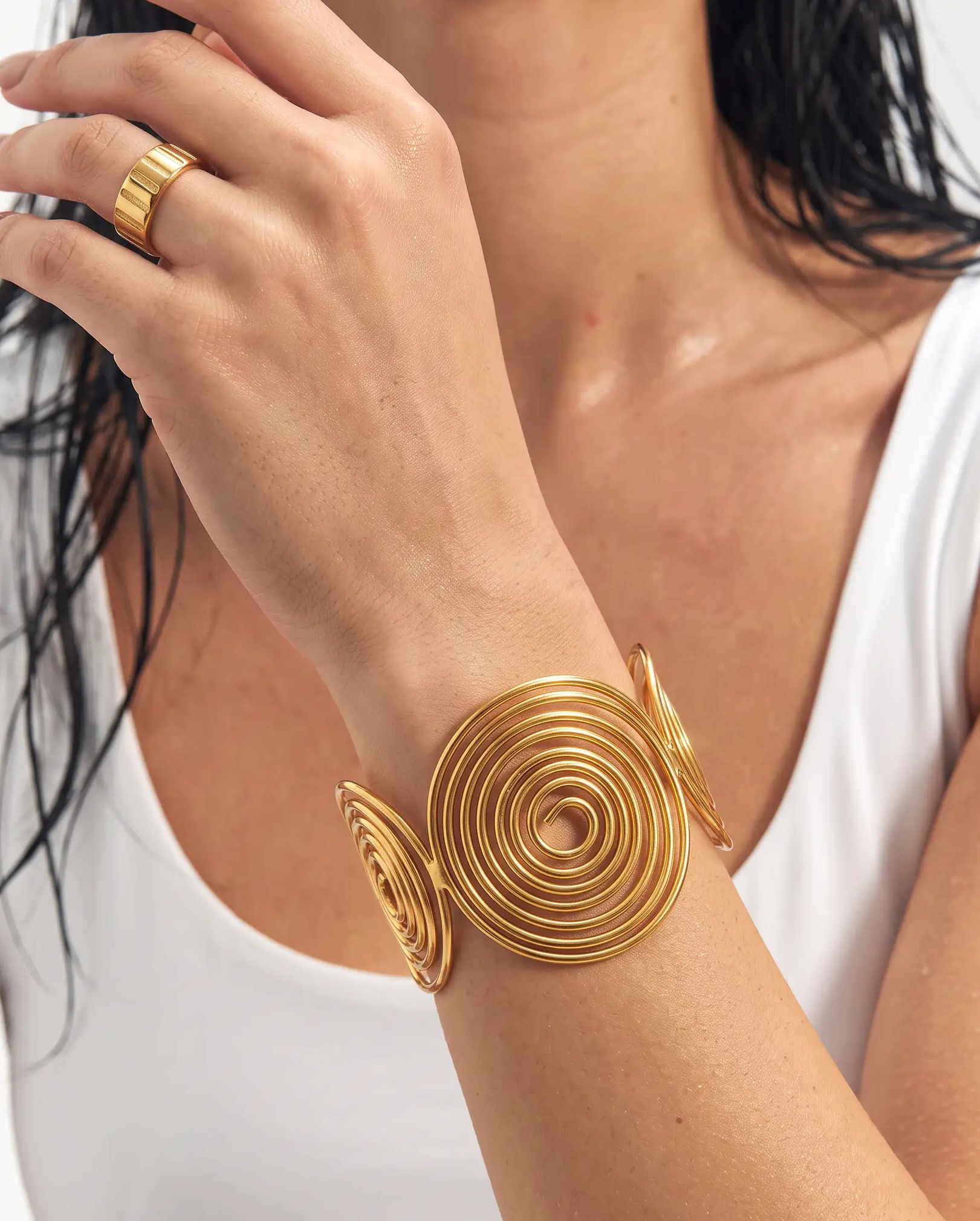 cascalia-ai bracelet-225_studio1_a3+ring127.png