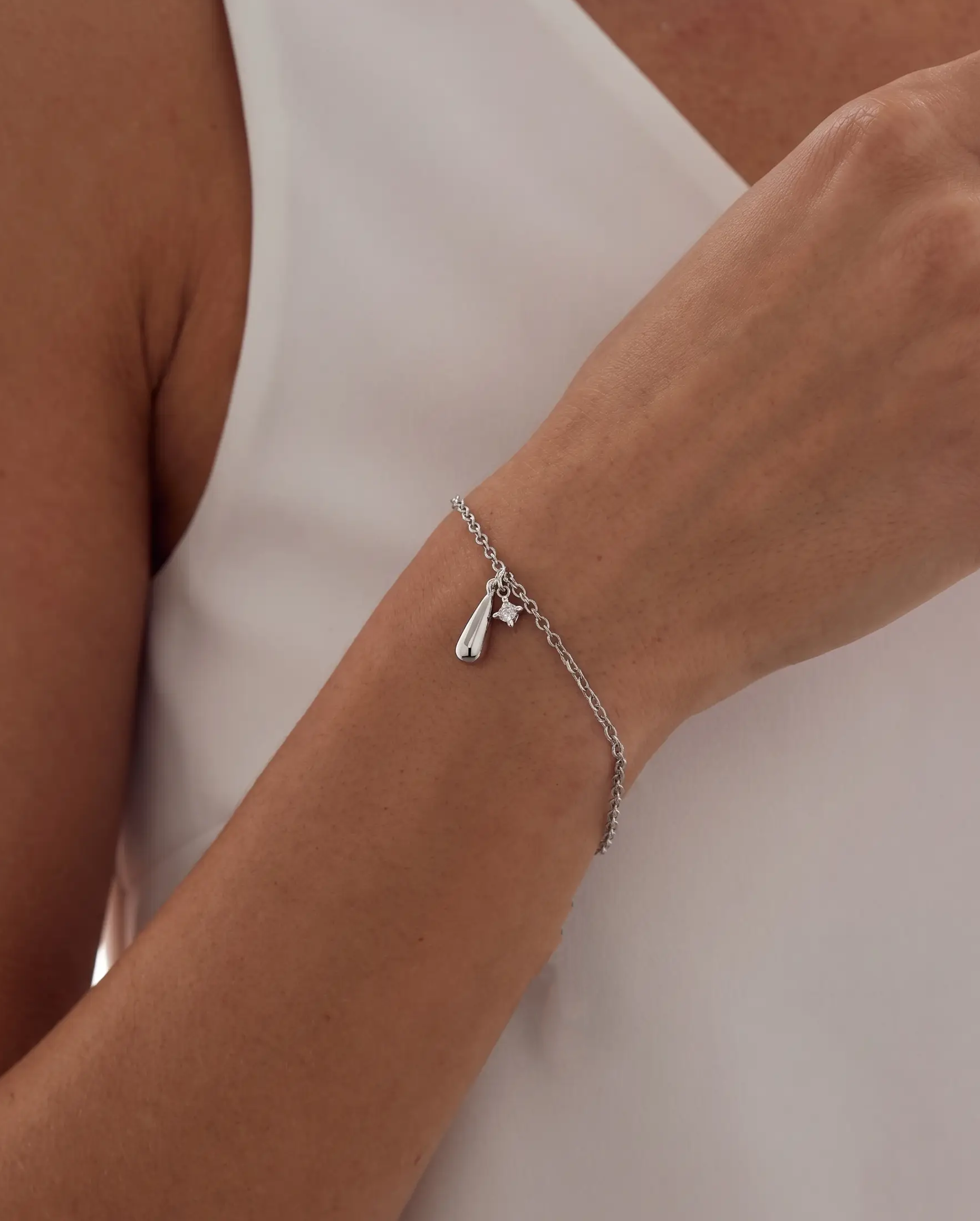 cascalia-ai bracelet-227-S_studio1_a1+solo.png