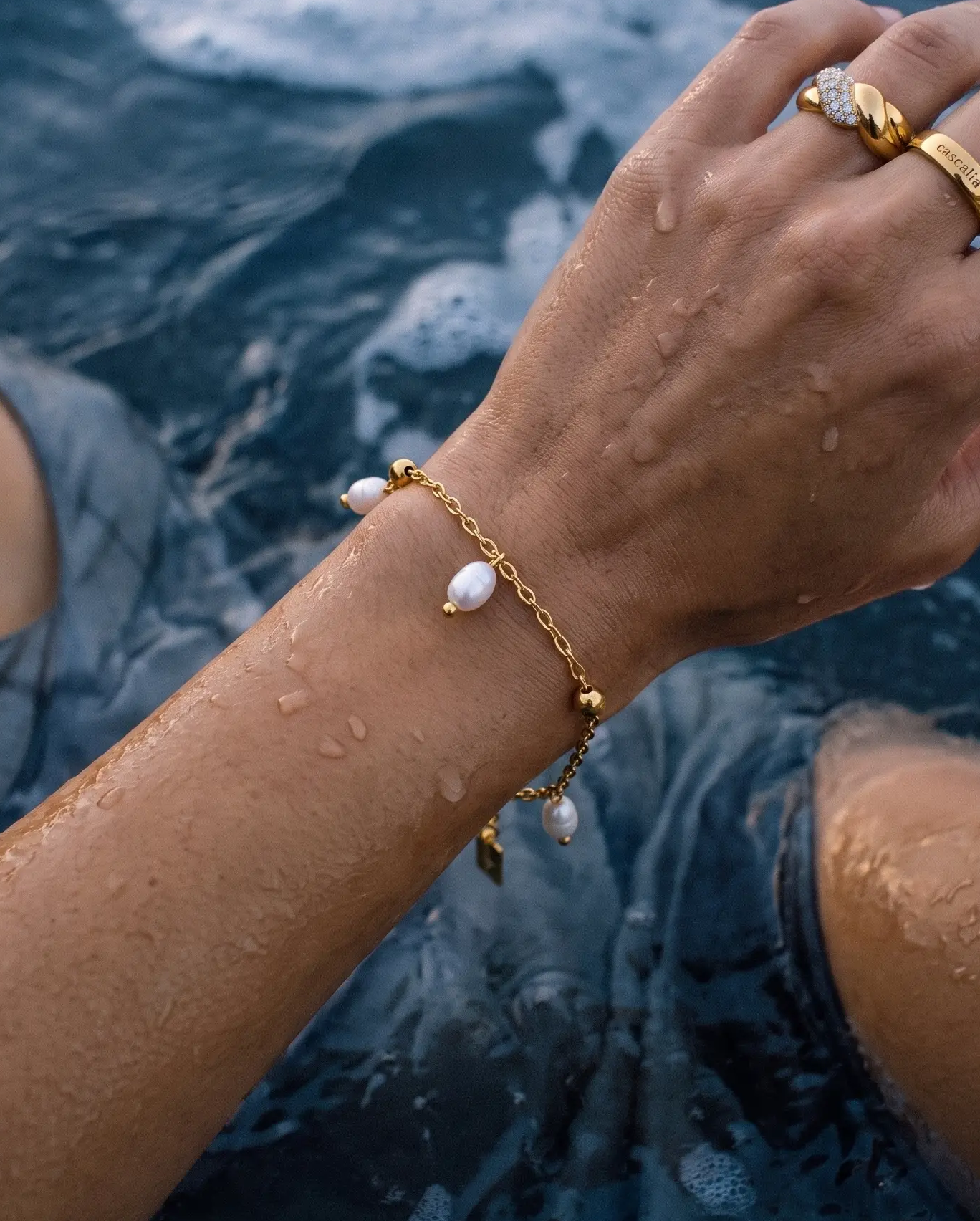 cascalia-ai bracelet-312_studio2_a3+ring18+ring149.png