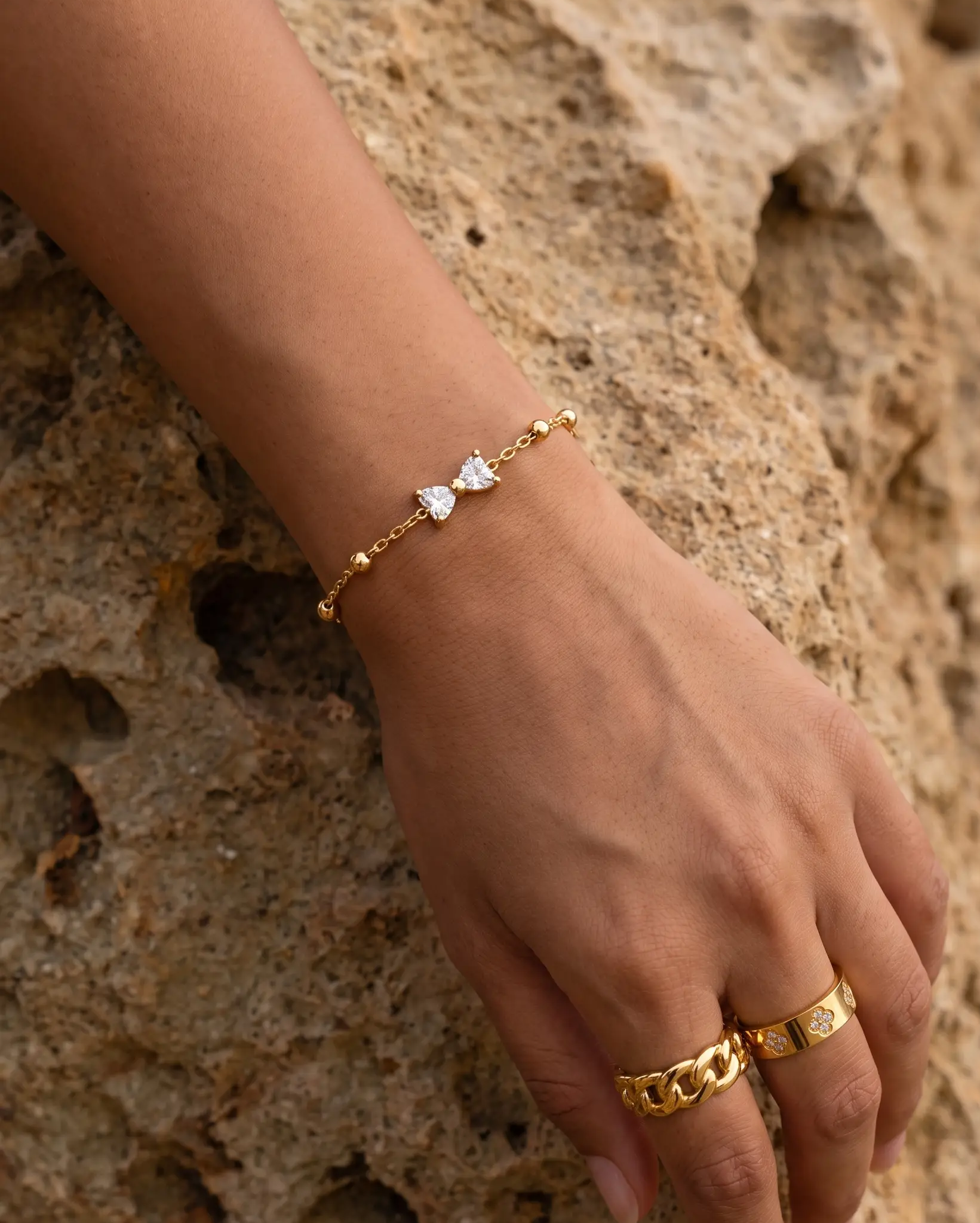 cascalia-ai bracelet-335_lifestyle1_a1+ring148+ring414.png