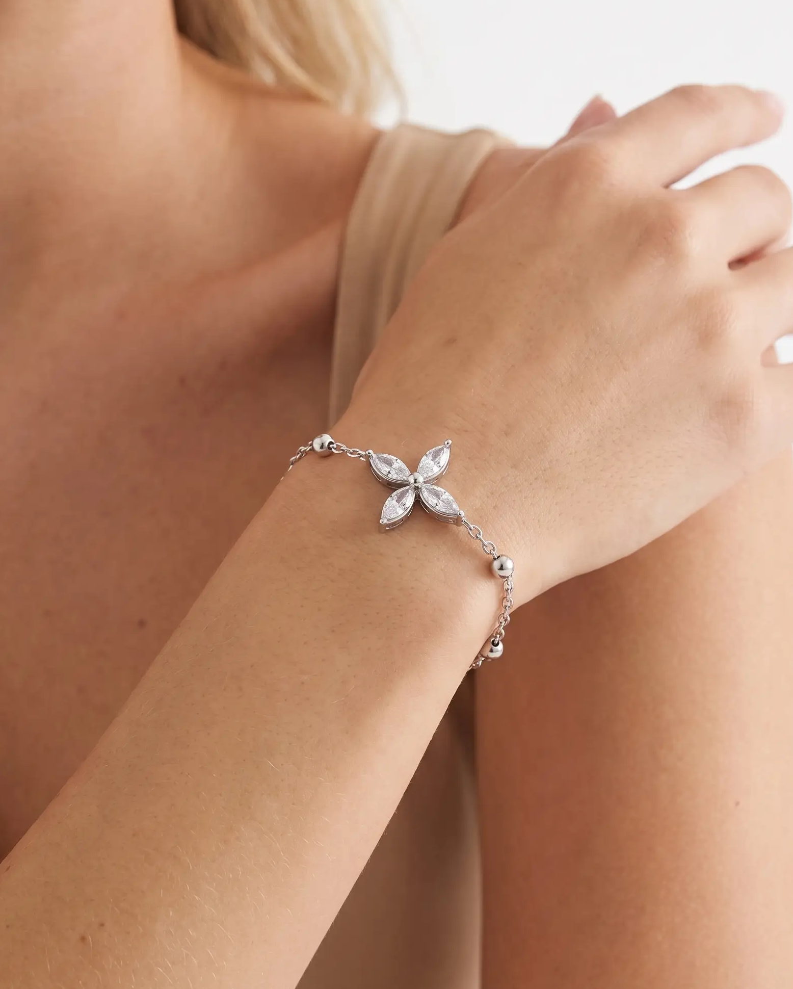 cascalia-ai bracelet-336-S_studio1_a2+solo.png