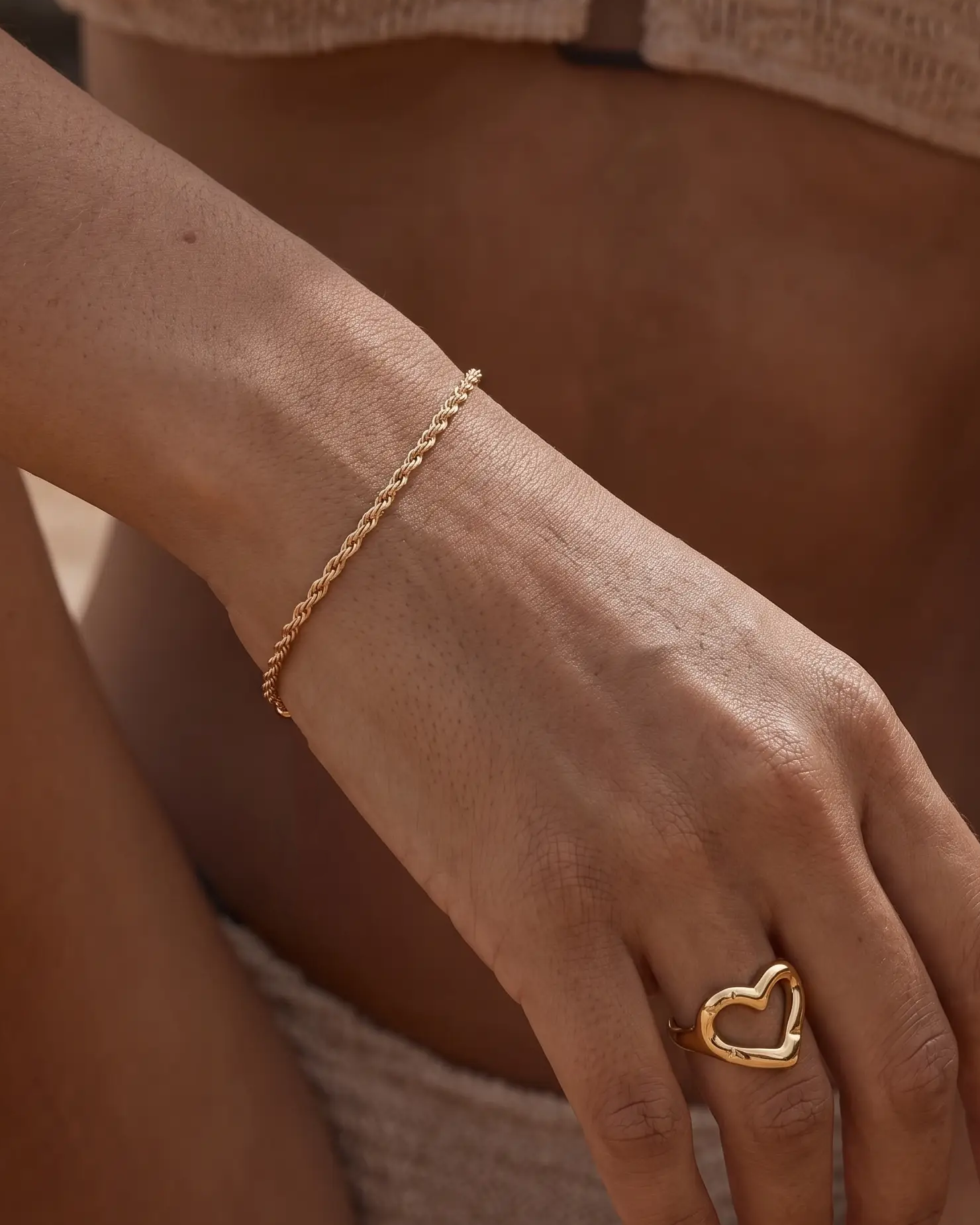 cascalia-ai bracelet-416-1-5mm_studio2_a10+ring136.png