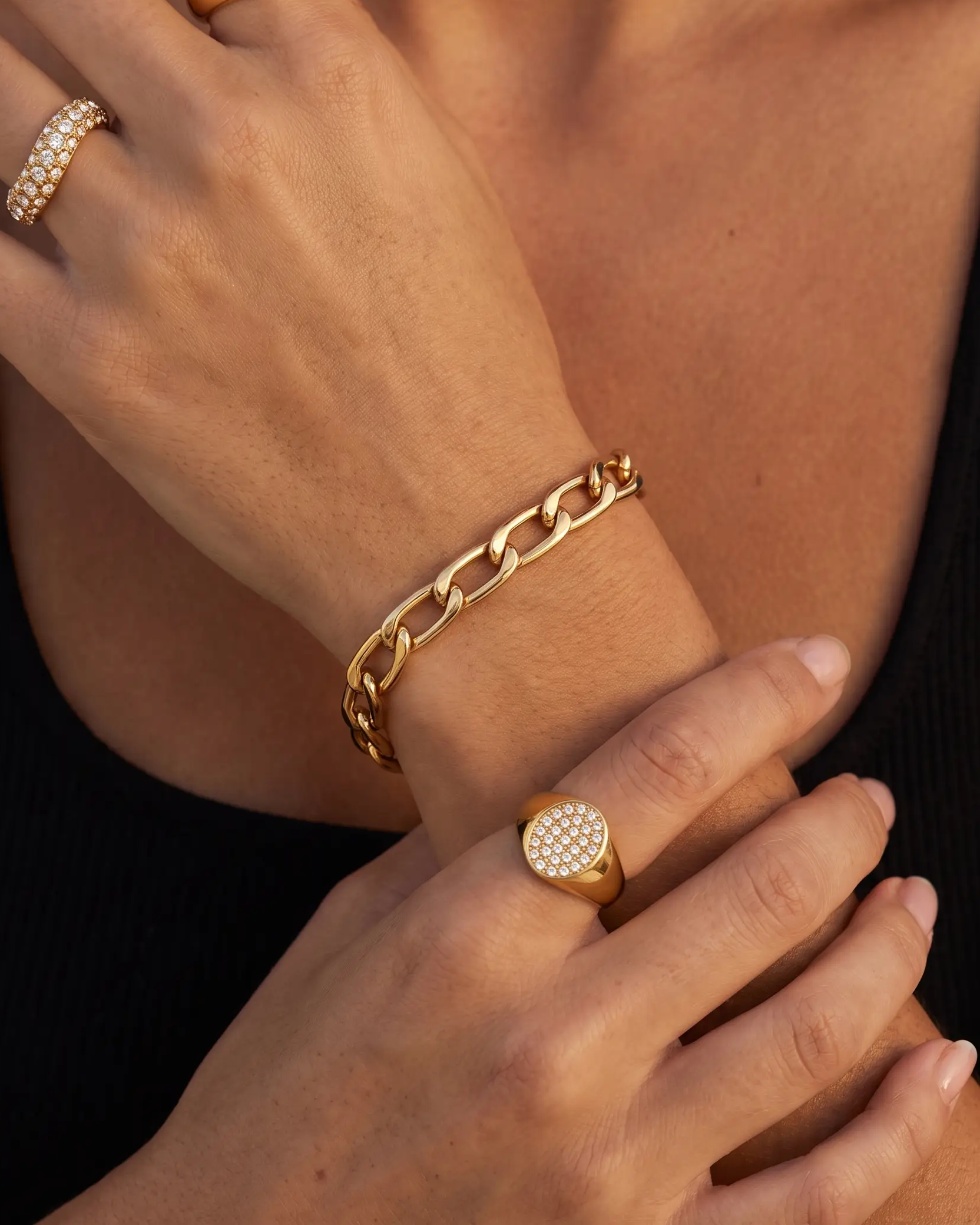 cascalia-ai bracelet-419-6mm_studio1_a6+ring102+ring154.png