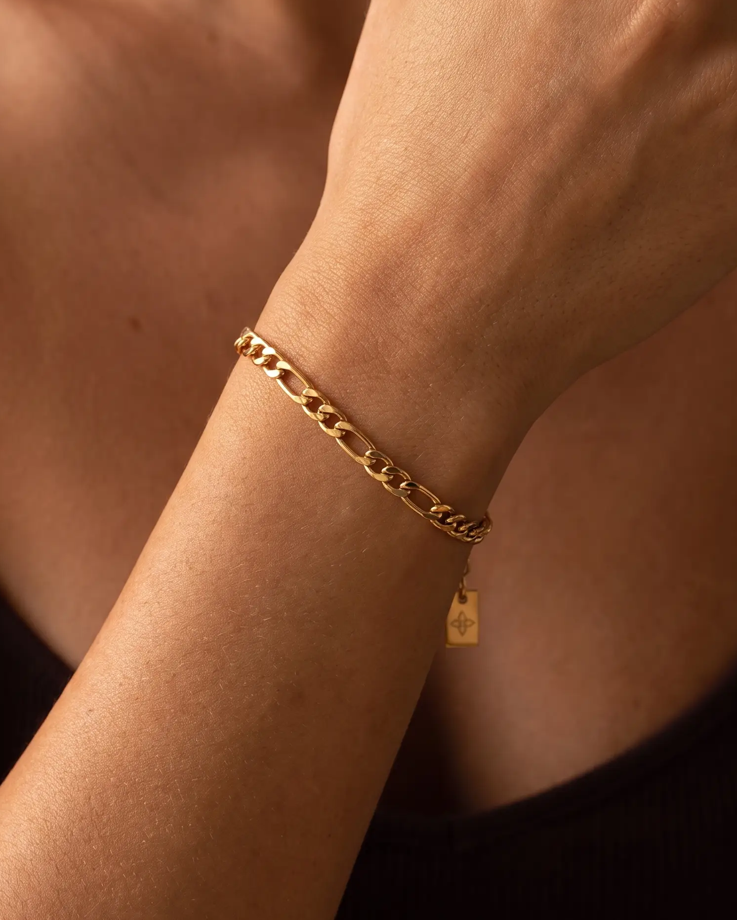 cascalia-ai bracelet-420-3mm_lifestyle1_a3+solo.png