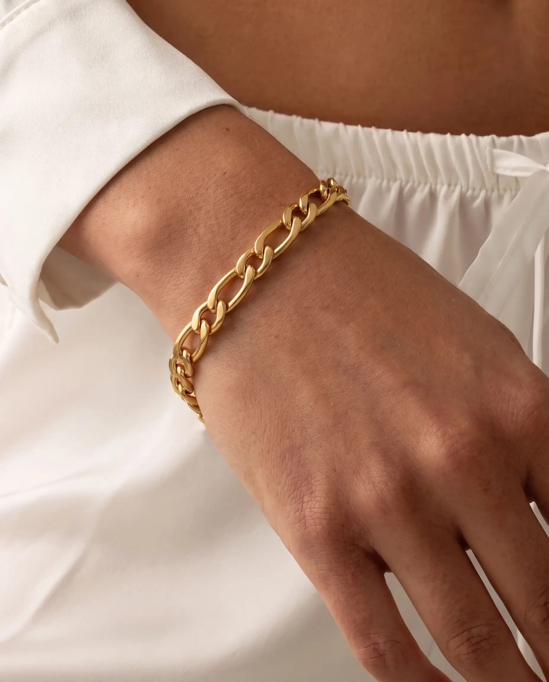 cascalia-ai bracelet-420-5mm_lifestyle1_a3+solo.png