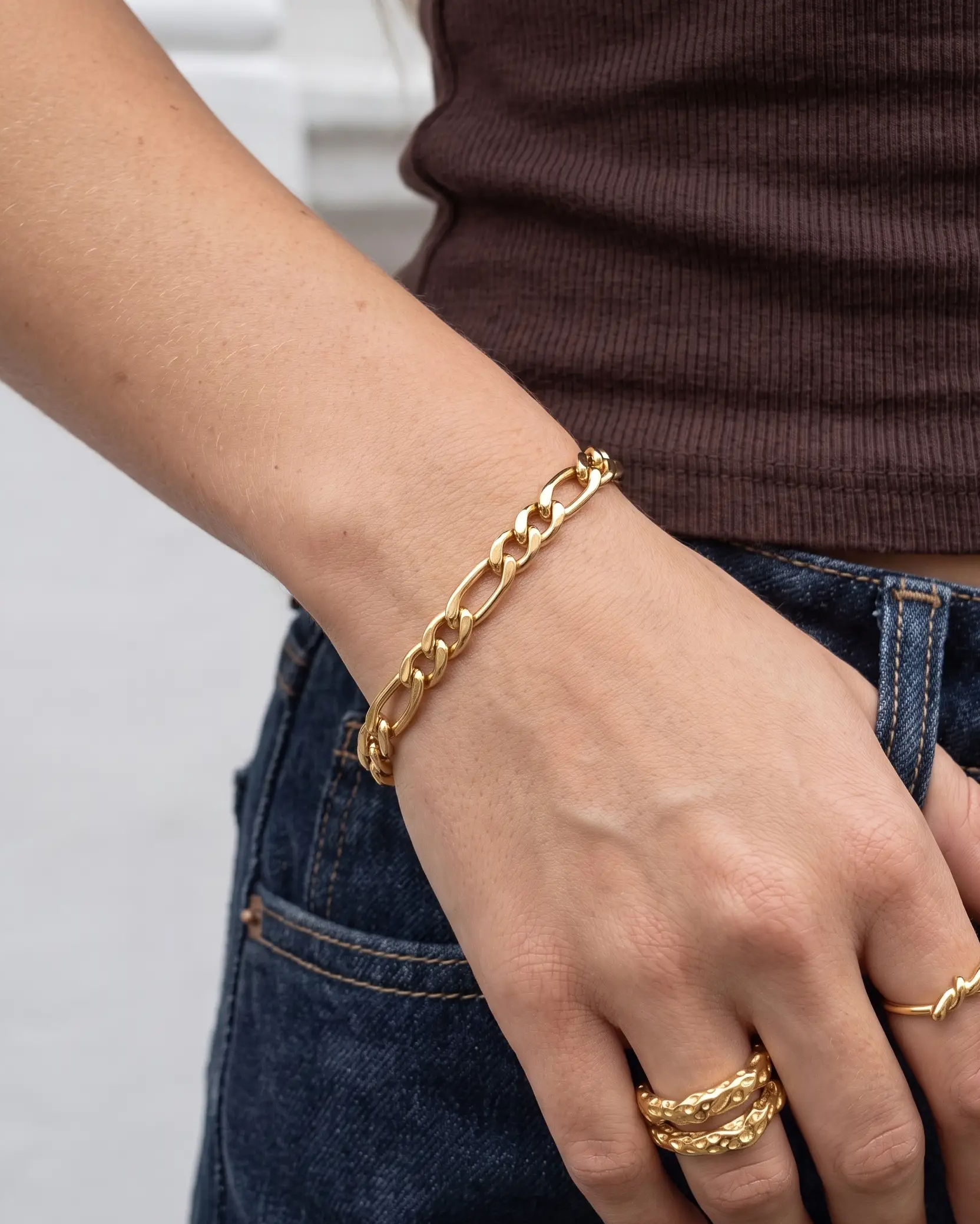 cascalia-ai bracelet-420-5mm_studio2_a6+ring118+ring305.png