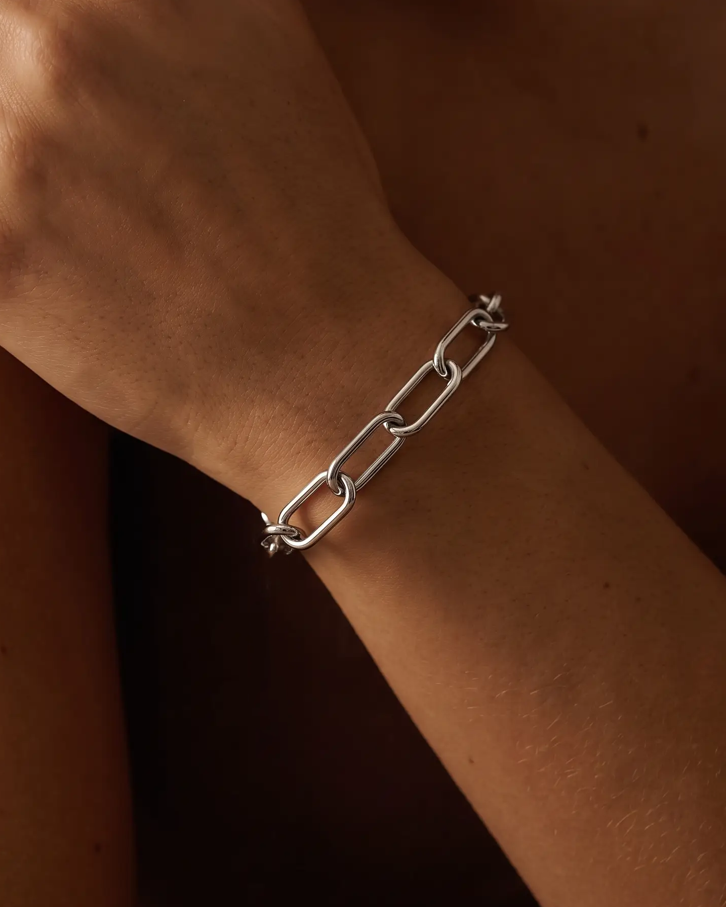 cascalia-ai bracelet-422-6mm-S_studio2_a2+ring17-S+ring102-S.png