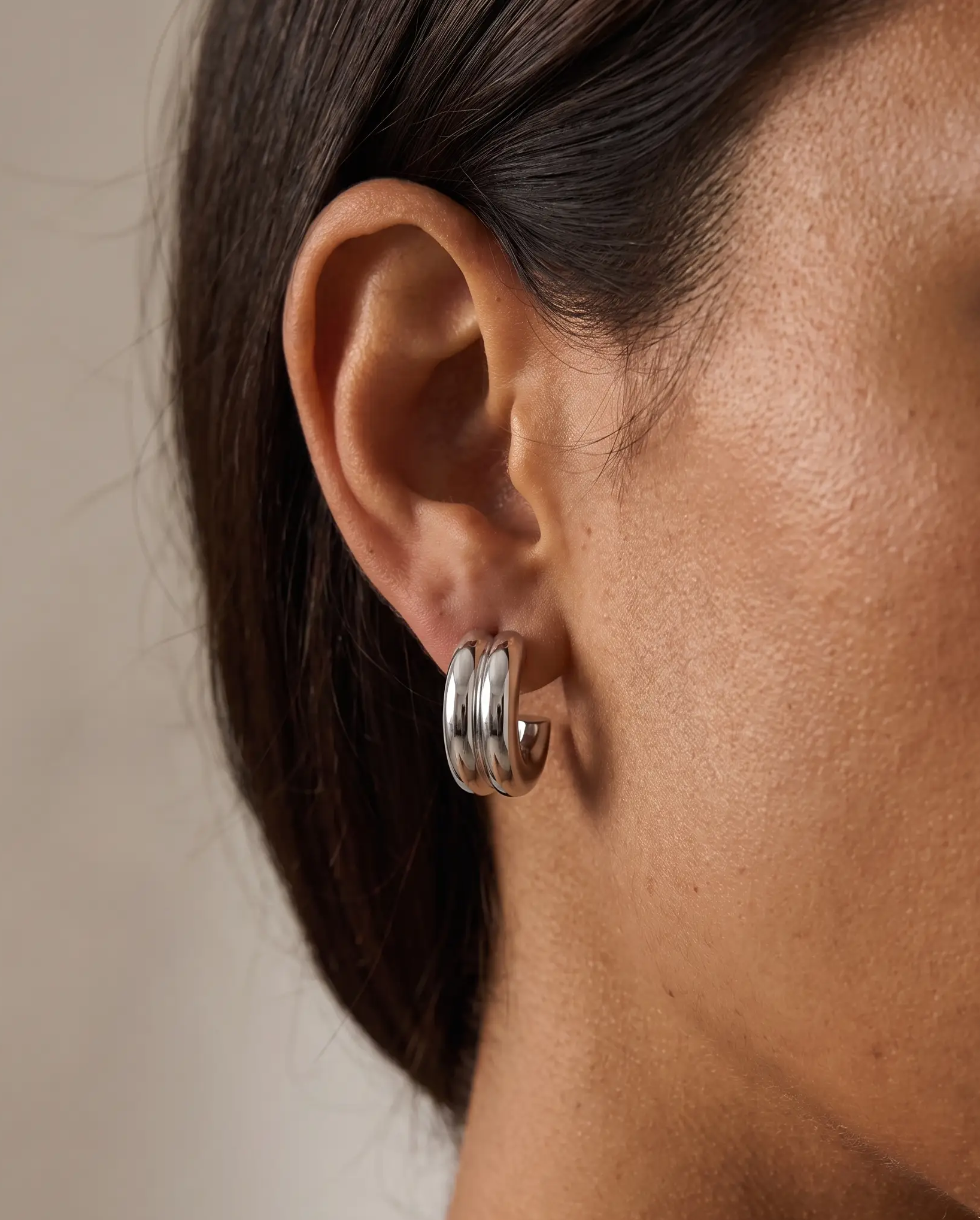cascalia-ai earrings-16-S_lifestyle1_a1+solo.png