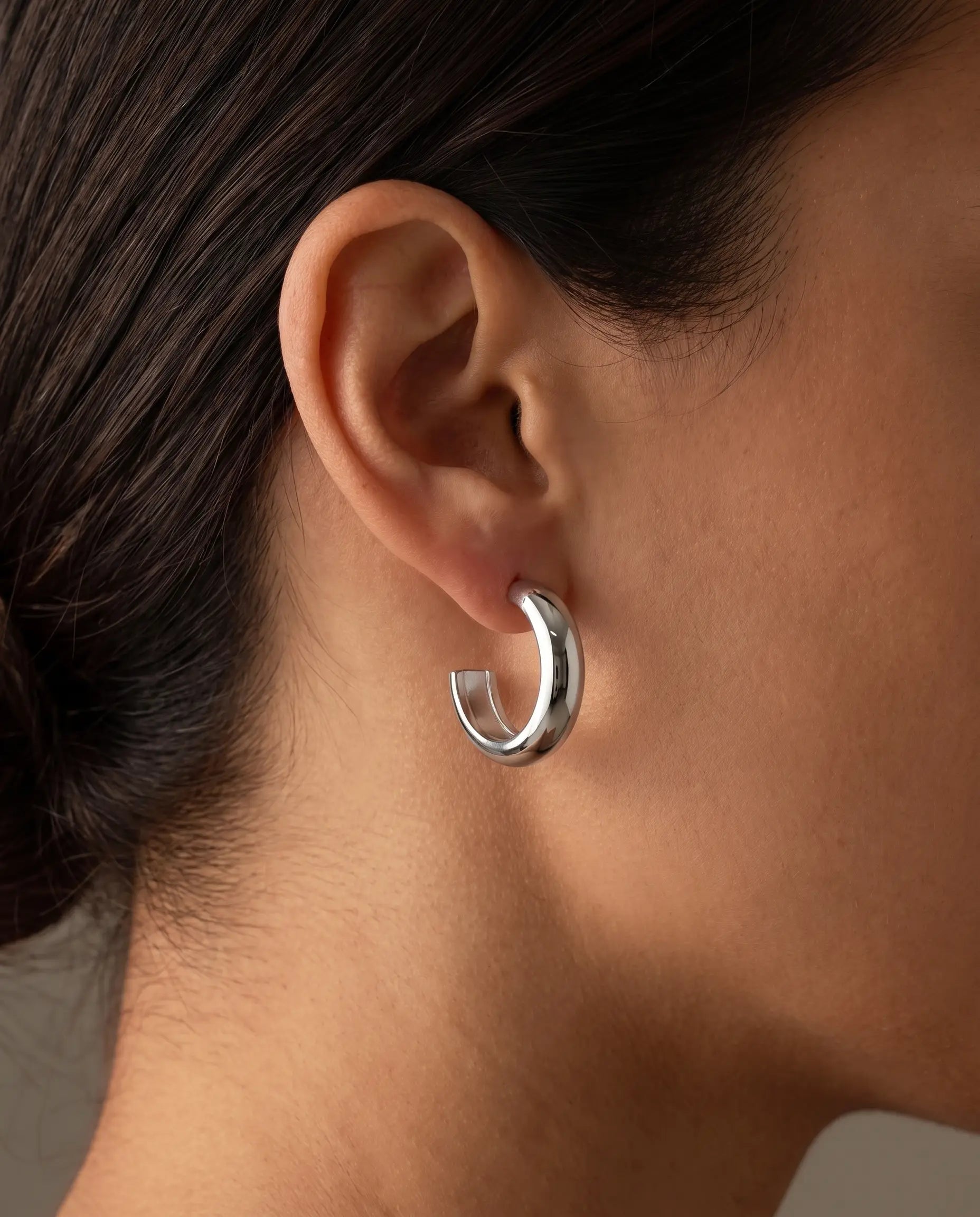 cascalia-ai earrings-17-S_lifestyle1_a2+solo.png