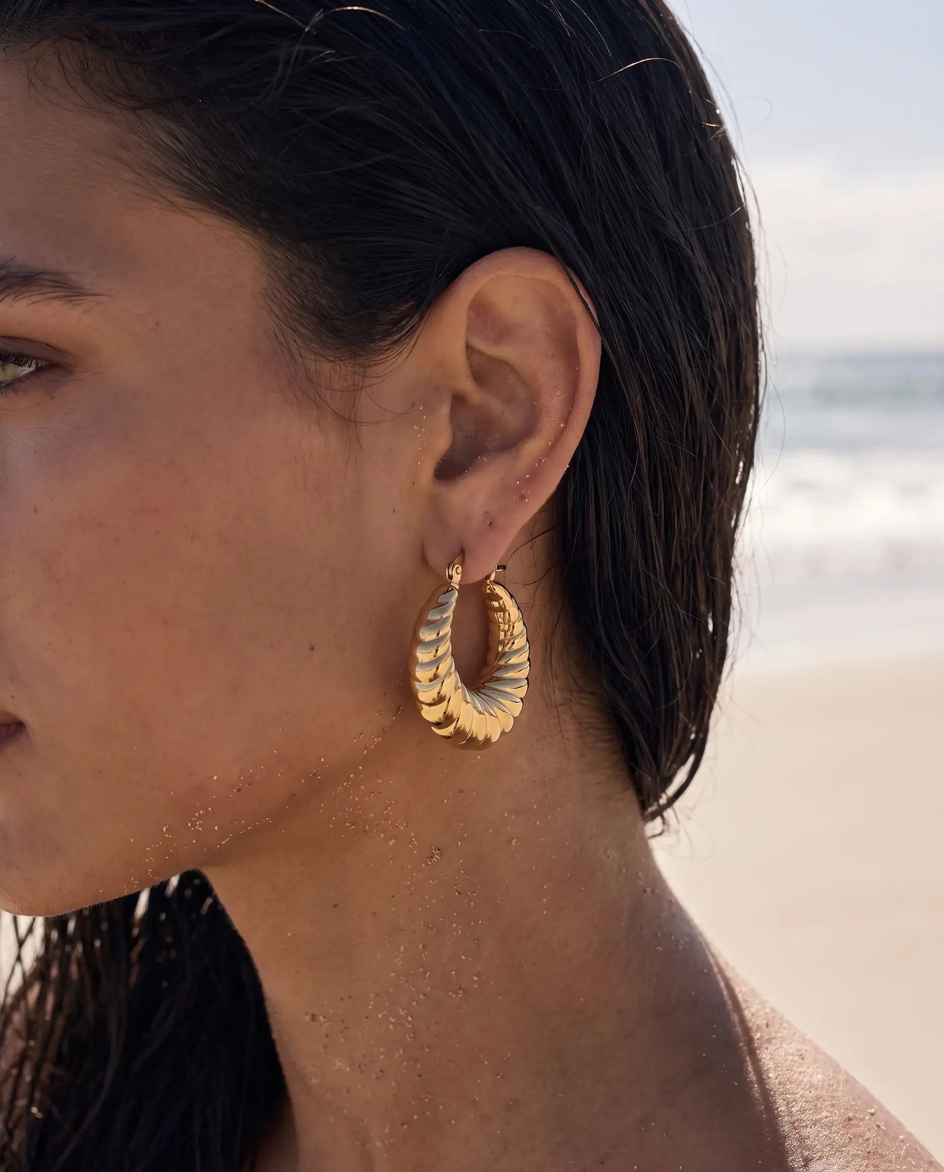cascalia-ai earrings-25_studio2_a3+solo.png