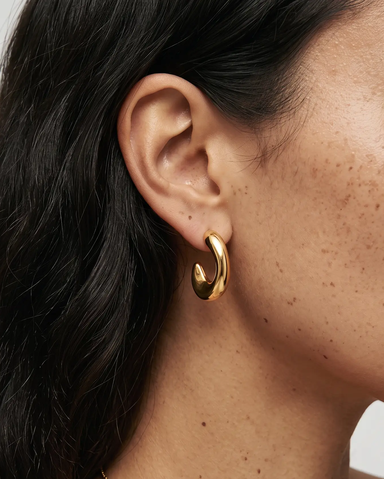 cascalia-ai earrings-27_studio1_a2+necklace253.png