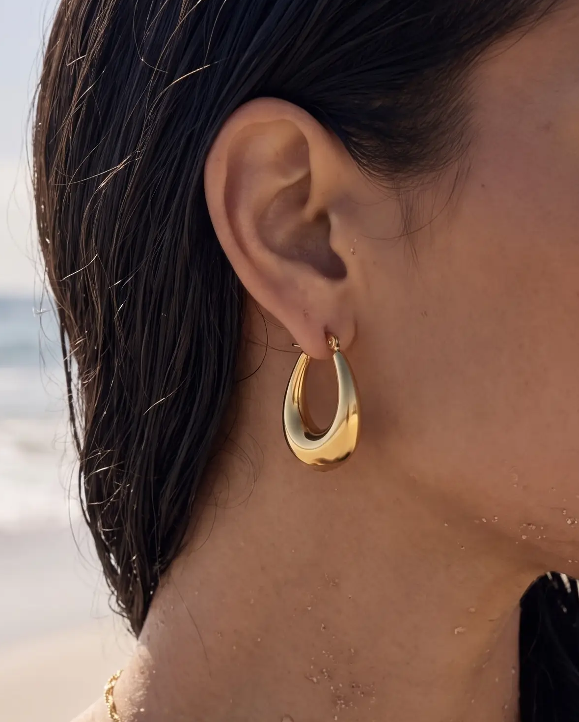cascalia-ai earrings-28_lifestyle1_a2+necklace255.png