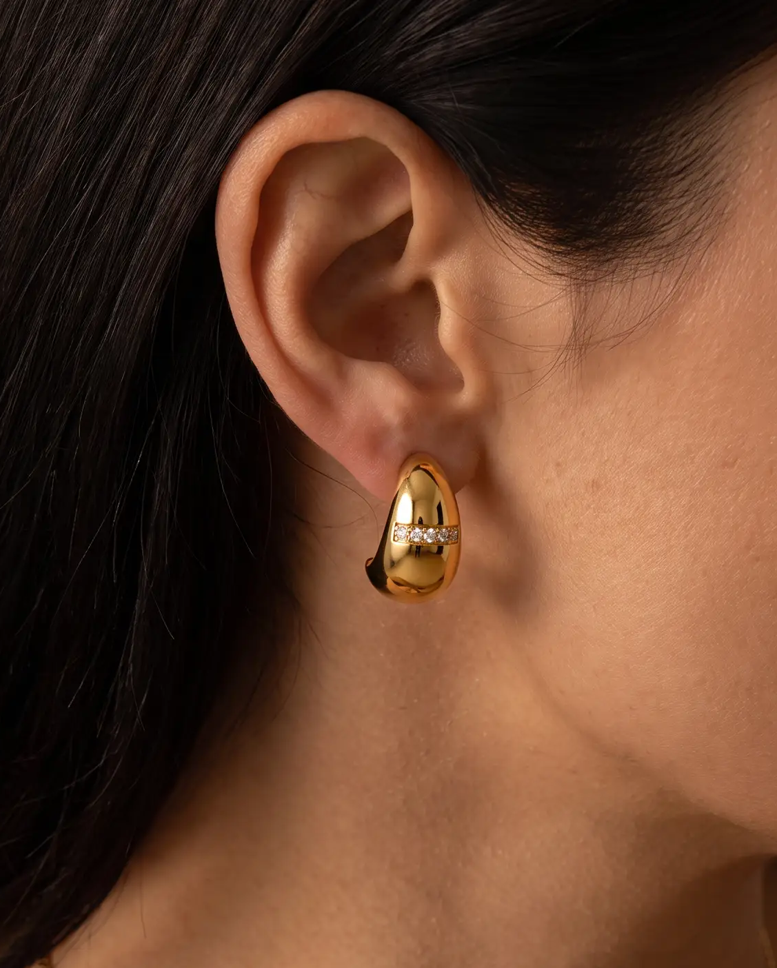 cascalia-ai earrings-294_lifestyle1_a2+necklace254.png