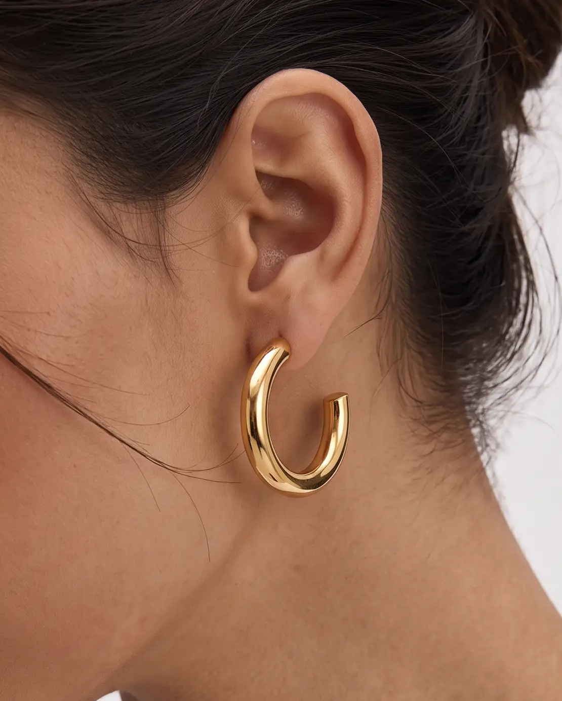 cascalia-ai earrings-34_studio2_a1+necklace266.png