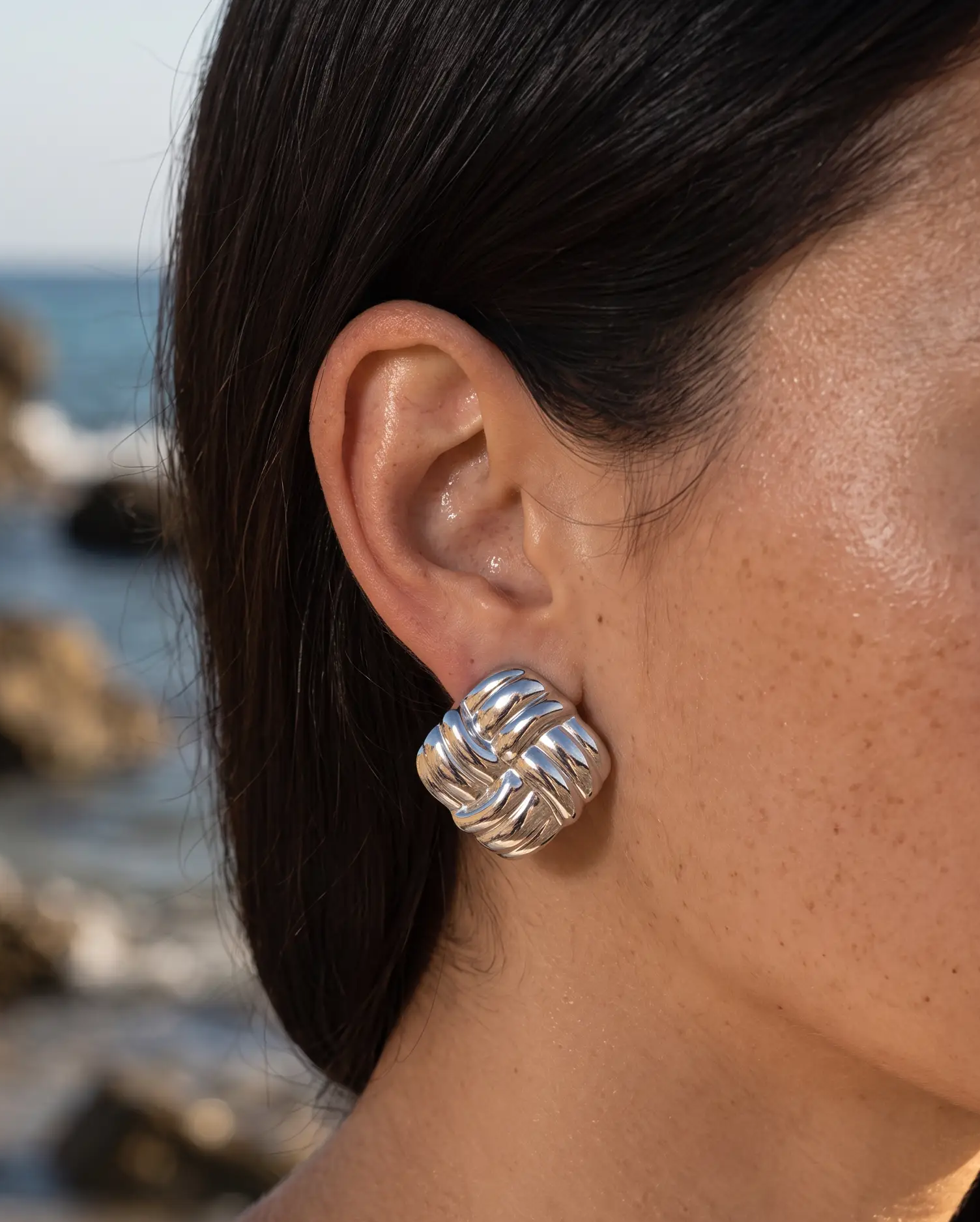 cascalia-ai earrings-354-S_studio2_a1+solo.png