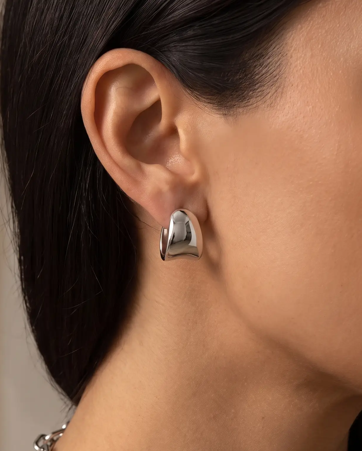 cascalia-ai earrings-357-S_lifestyle1_a1+necklace260-S.png