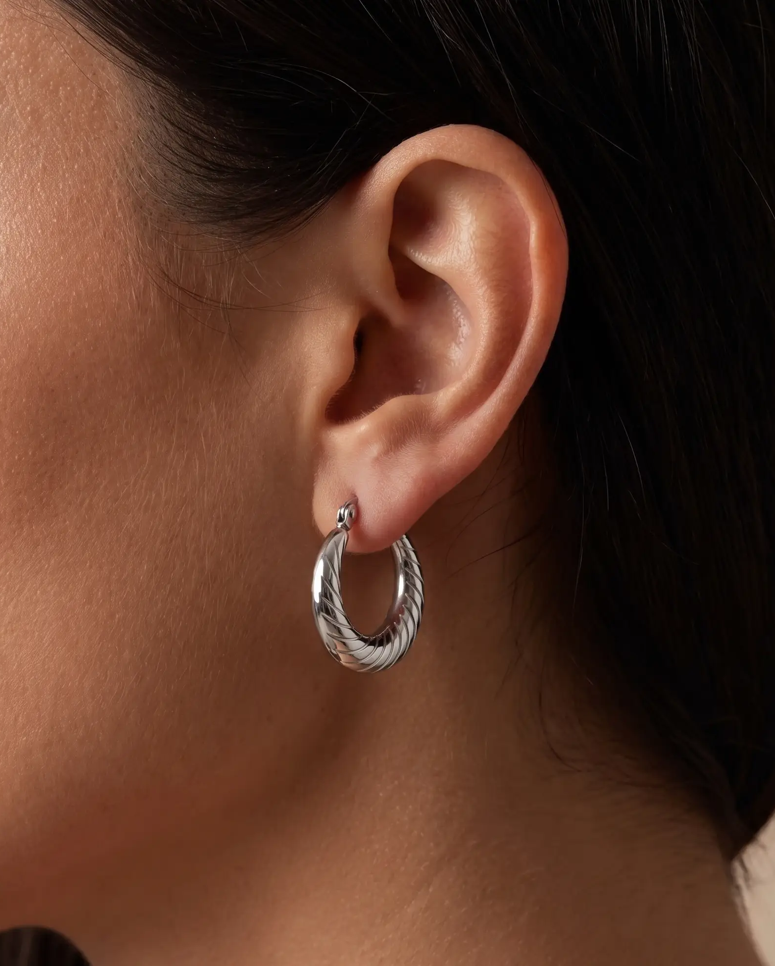 cascalia-ai earrings-371-S_studio2_a1+solo.png