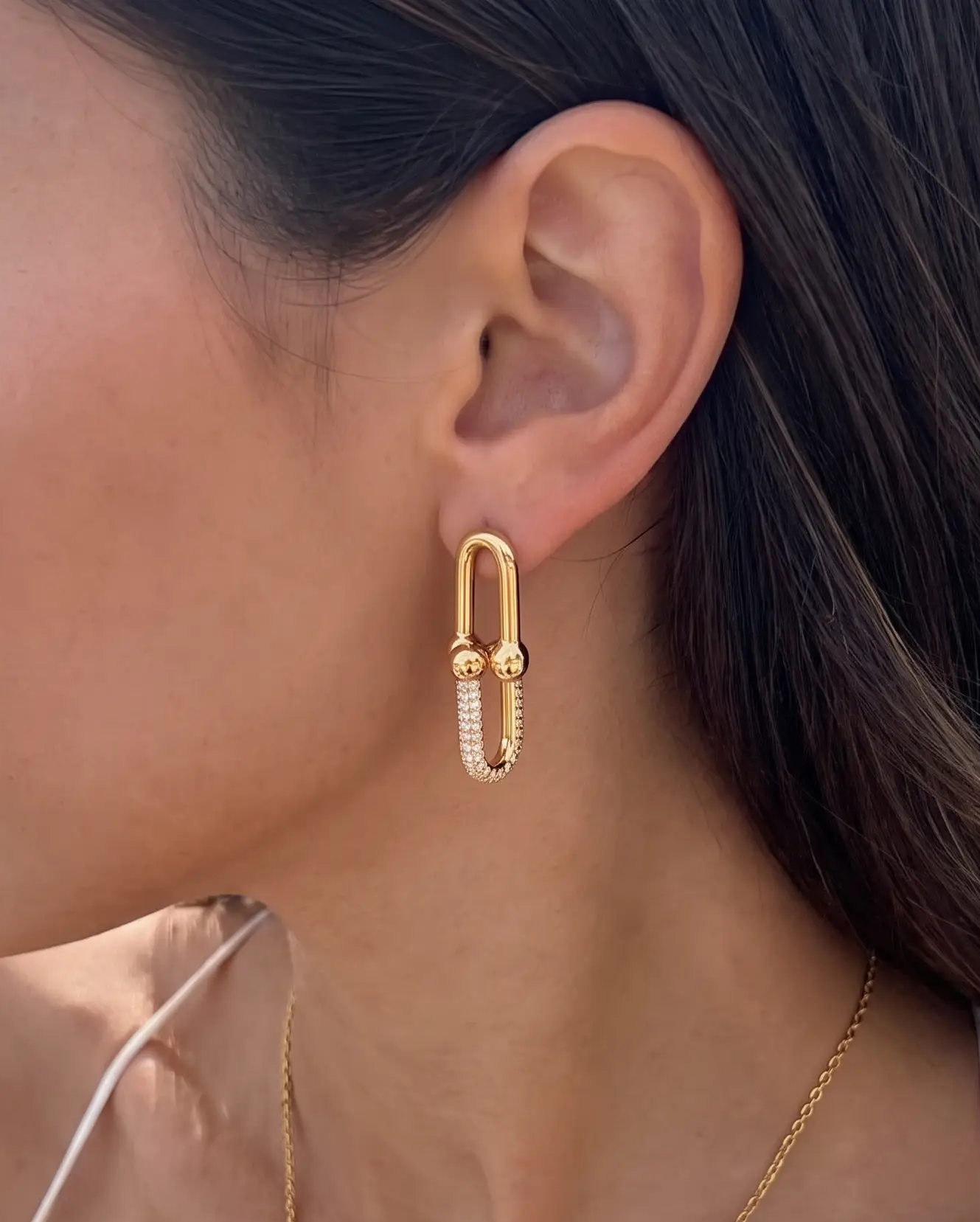 cascalia-ai earrings-40-2_lifestyle1_a6+necklace266.png