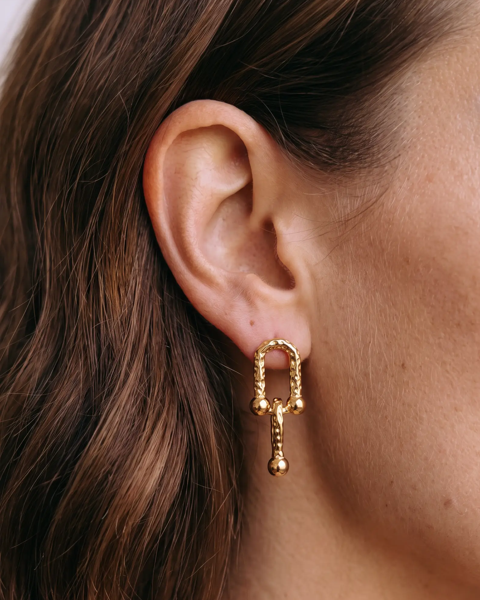 cascalia-ai earrings-40-3_studio2_a3+solo.png