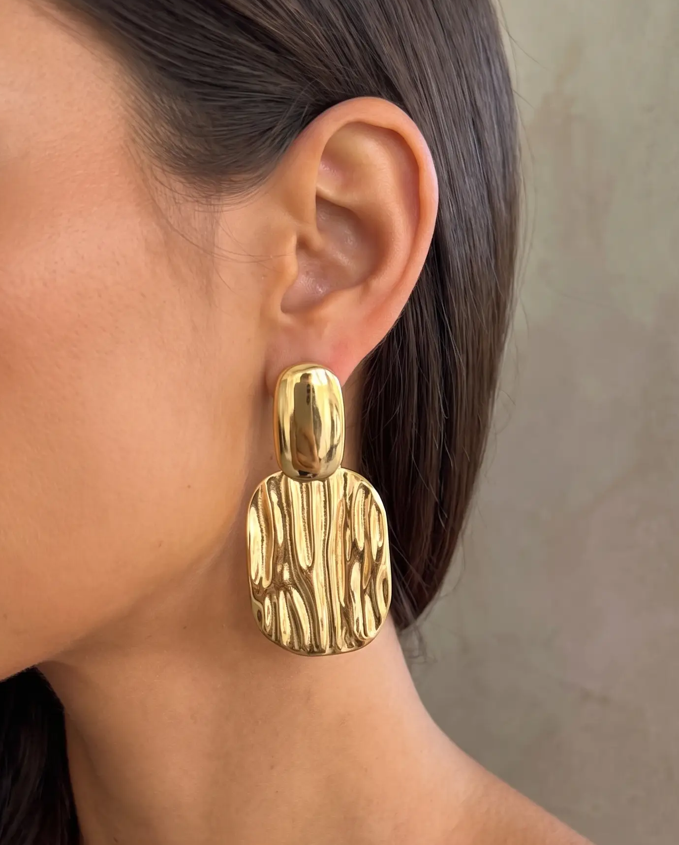 cascalia-ai earrings-400_studio1_a3+solo.png