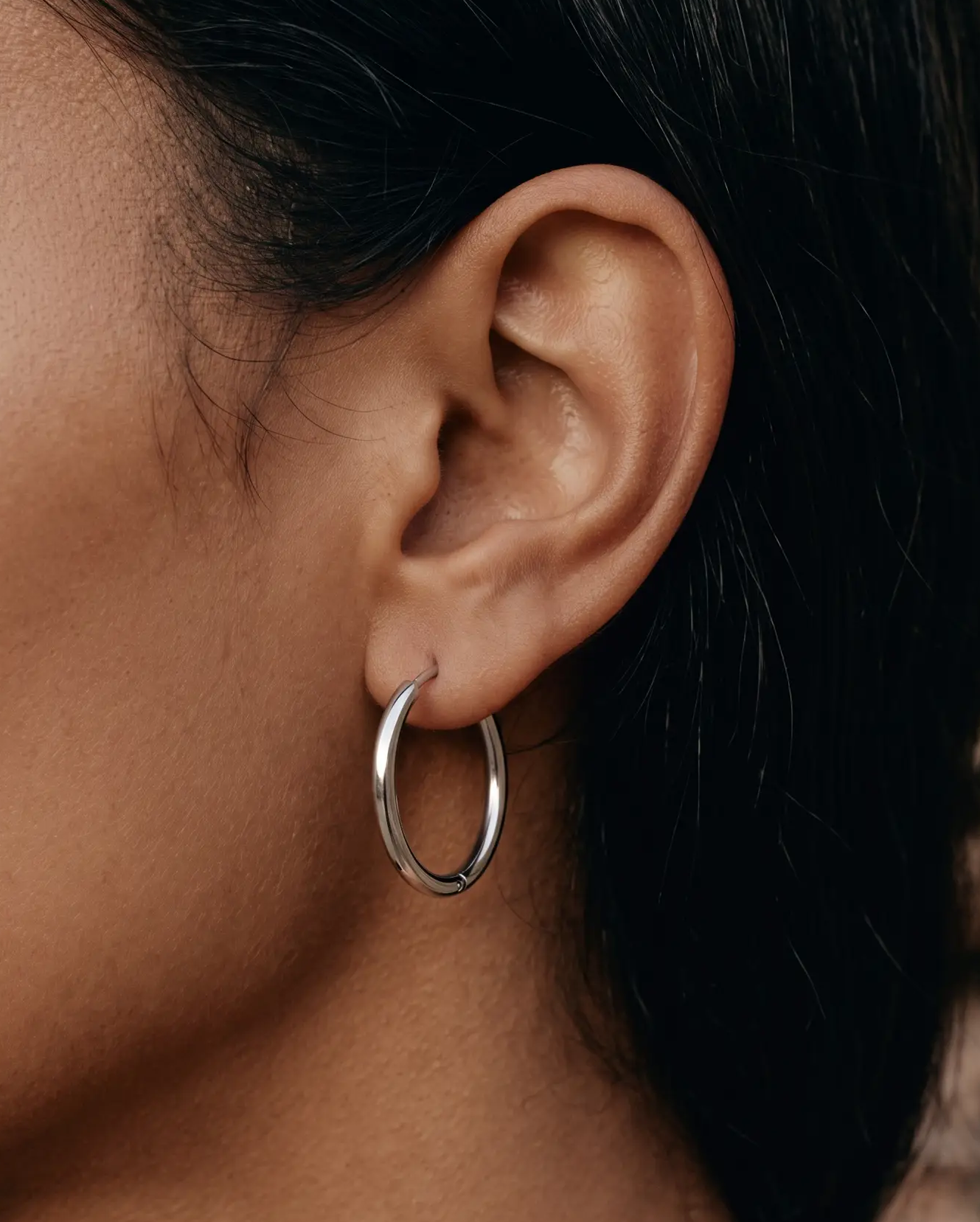 cascalia-ai earrings-61-3-S_lifestyle1_a1+solo.png