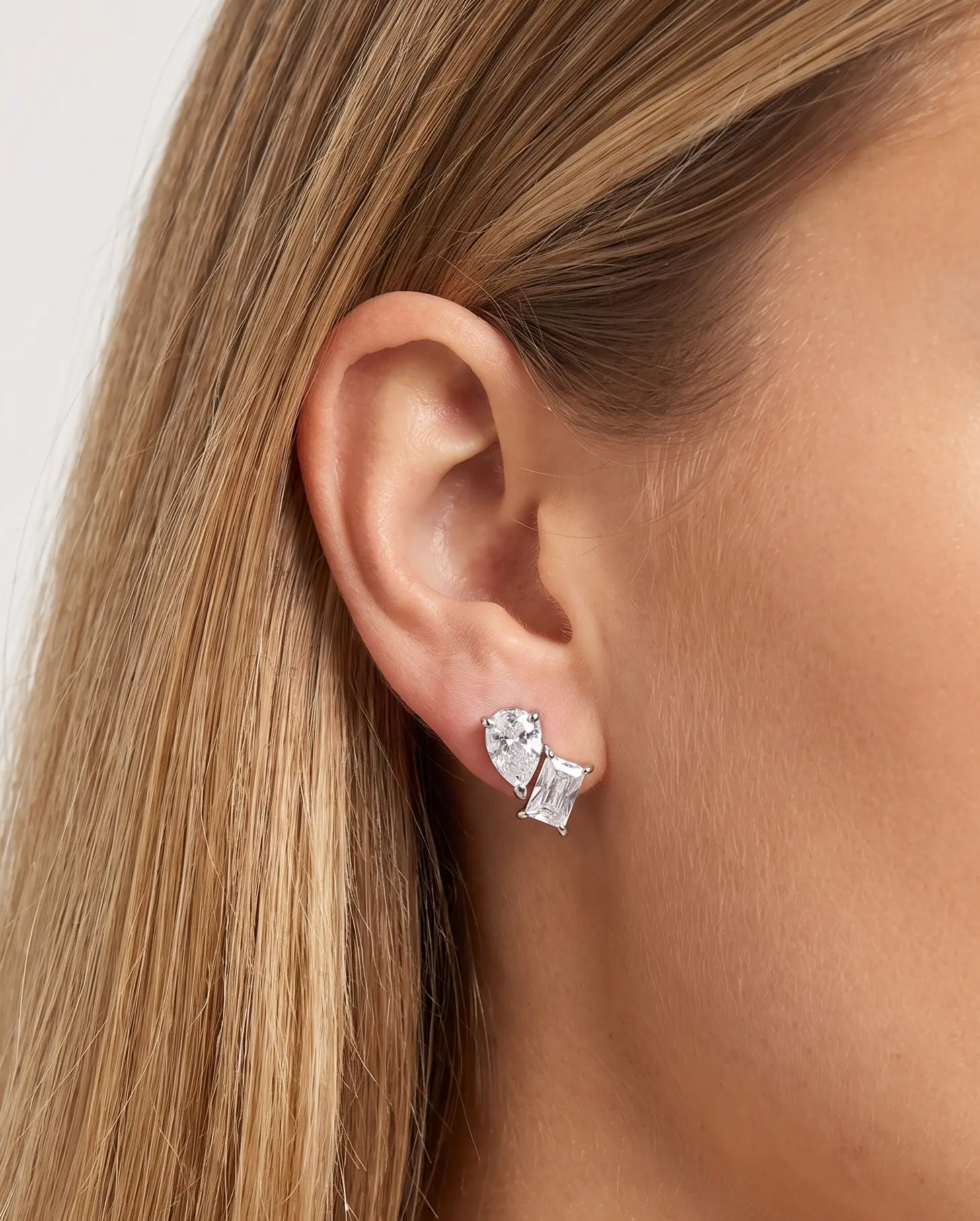 cascalia-ai earrings-68-S_studio2_a2+solo.png