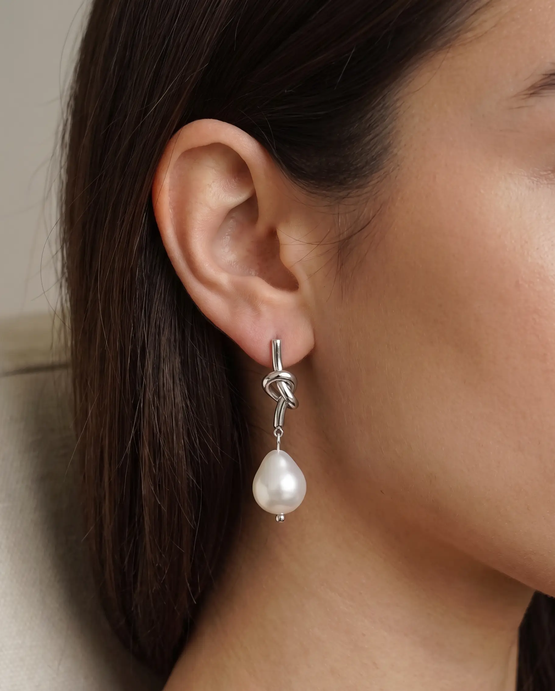 cascalia-ai earrings-69-S_studio1_a2+solo.png