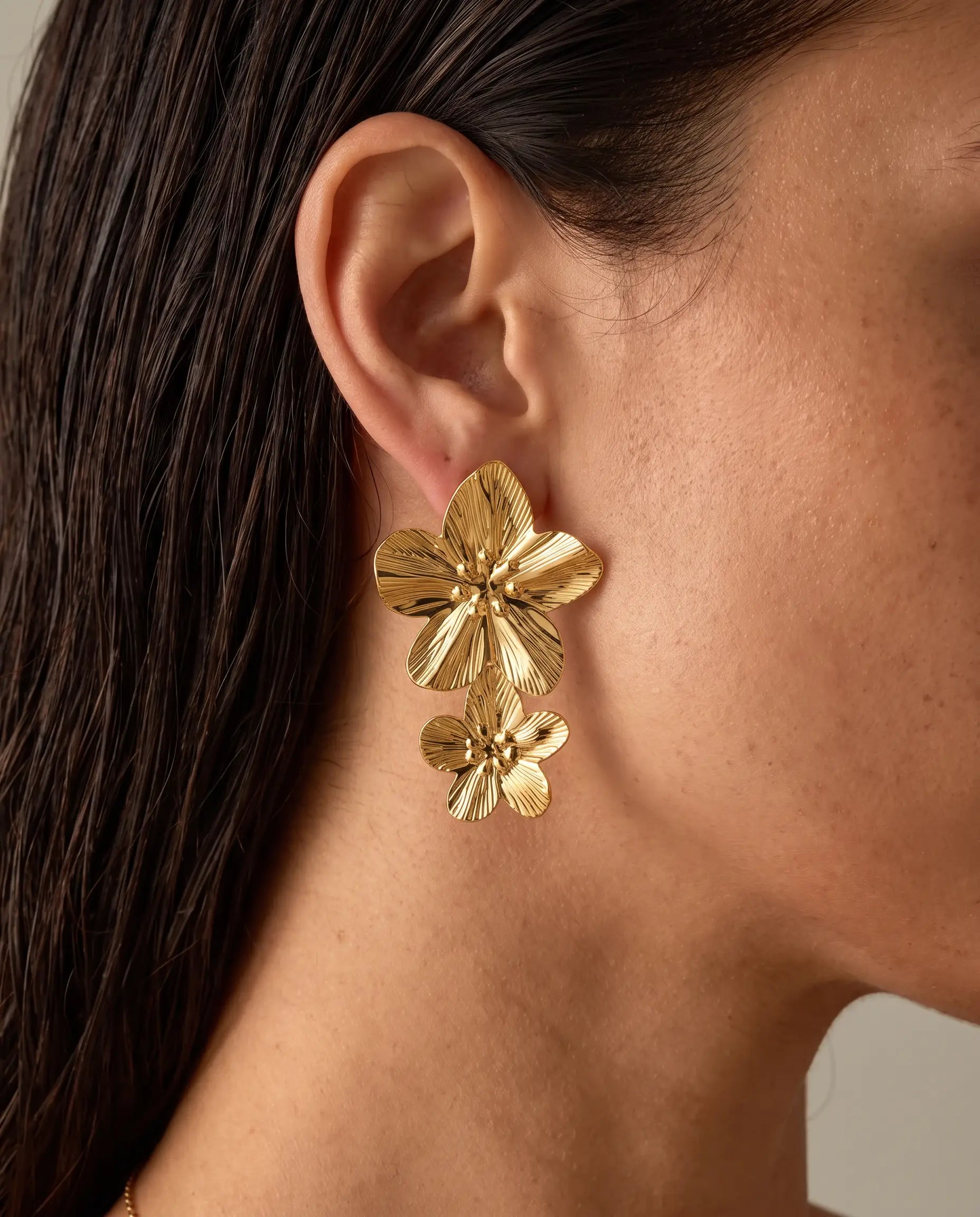 cascalia-ai earrings-83_lifestyle1_a2+solo.png