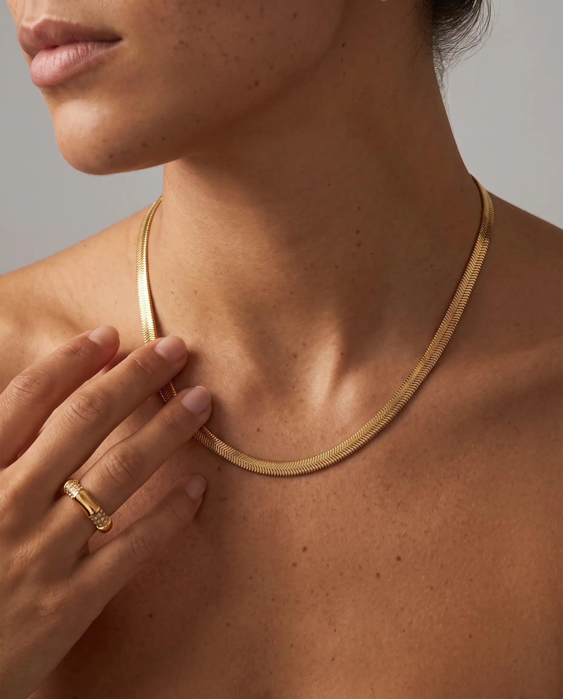 cascalia-ai necklace-430-5mm_studio2_a1+ring161.png