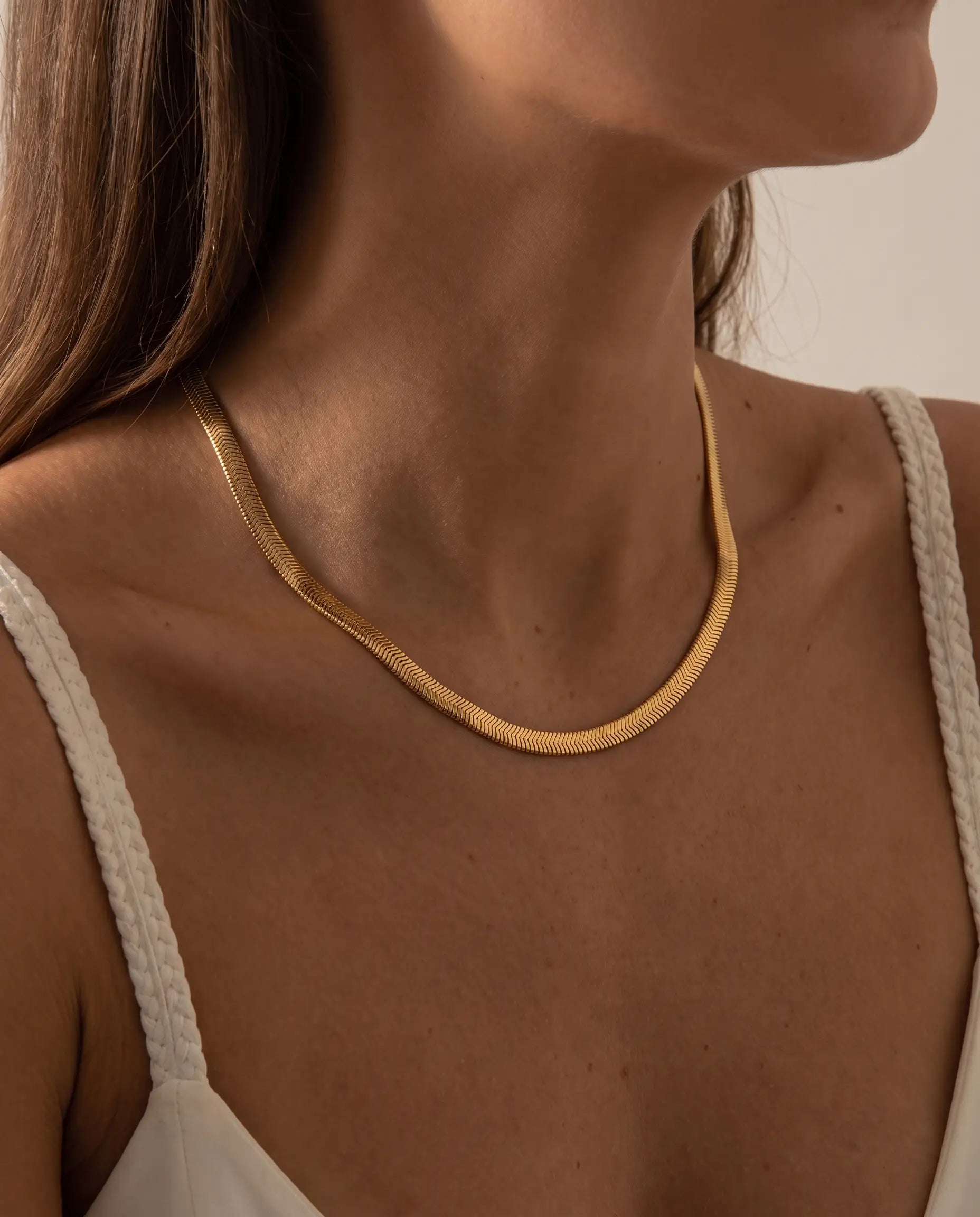 cascalia-ai necklace-430-5mm_studio2_a3+solo.png