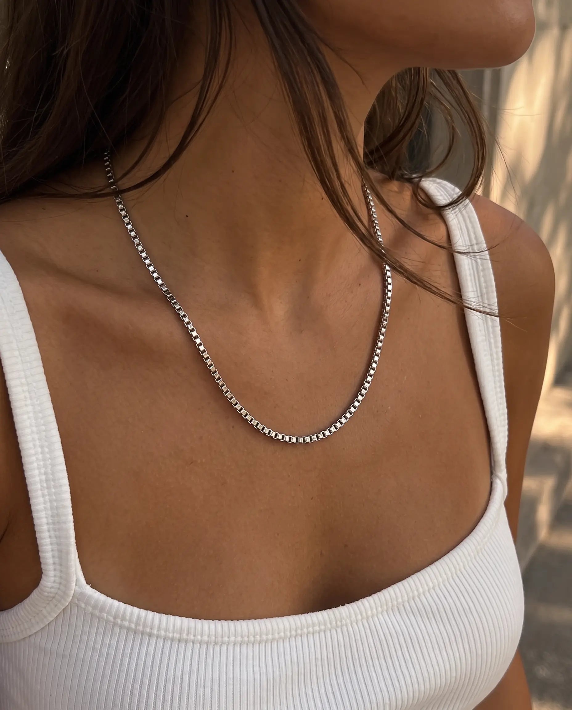 cascalia-ai necklace-432-3mm-S_lifestyle1_a2+solo.png