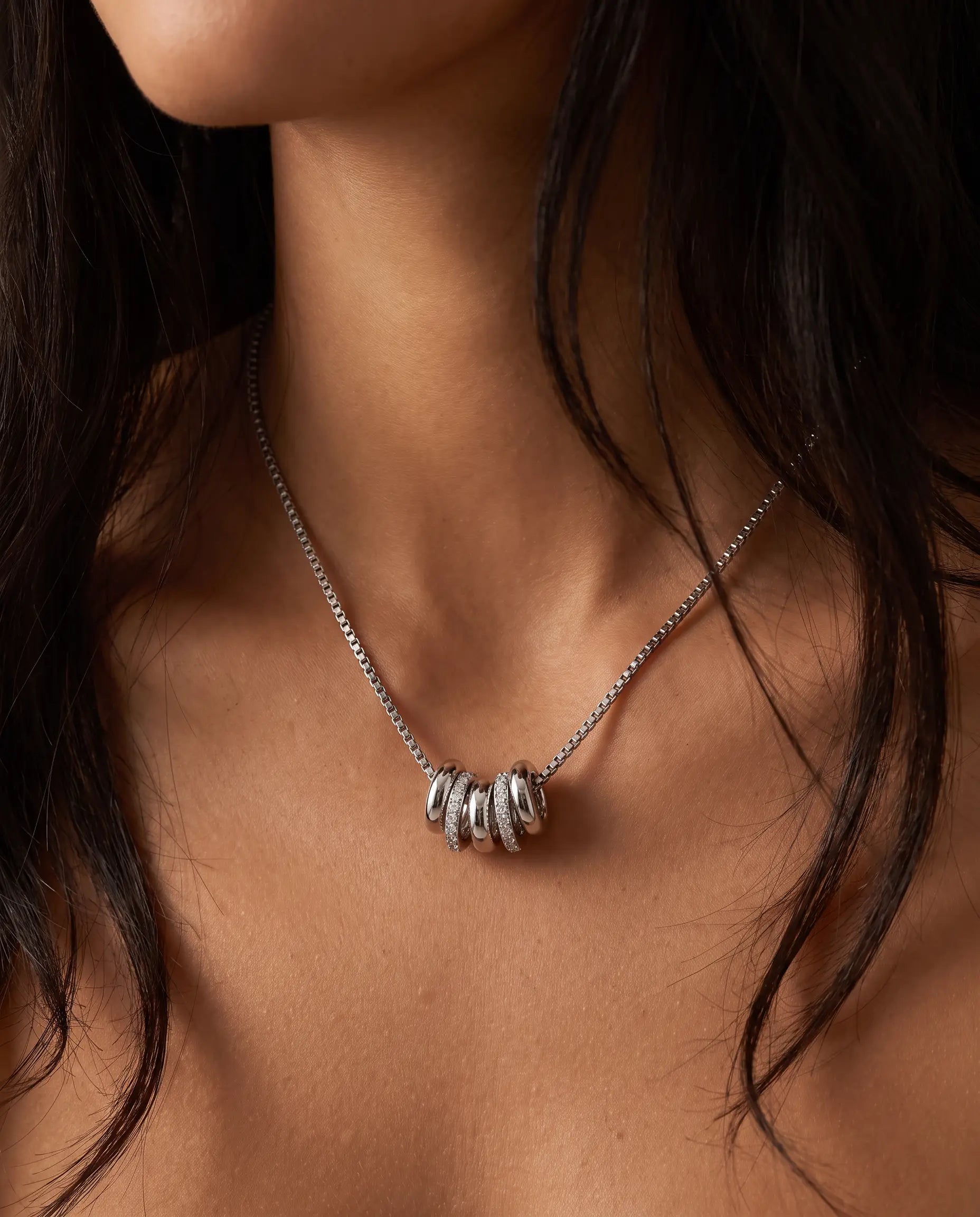 cascalia-ai necklace-434-S_lifestyle1_a1+solo.png