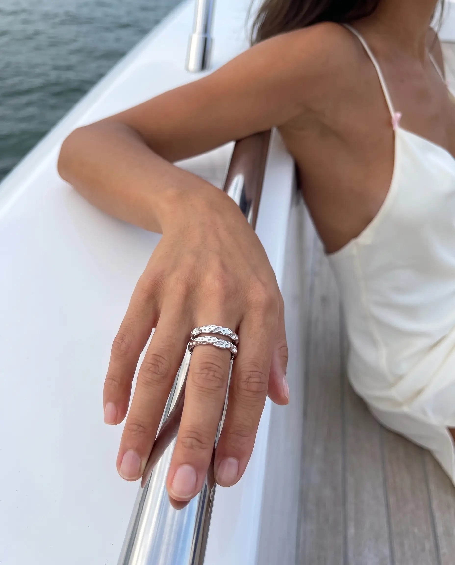 cascalia-ai ring-118-S_studio2_a1+solo.png