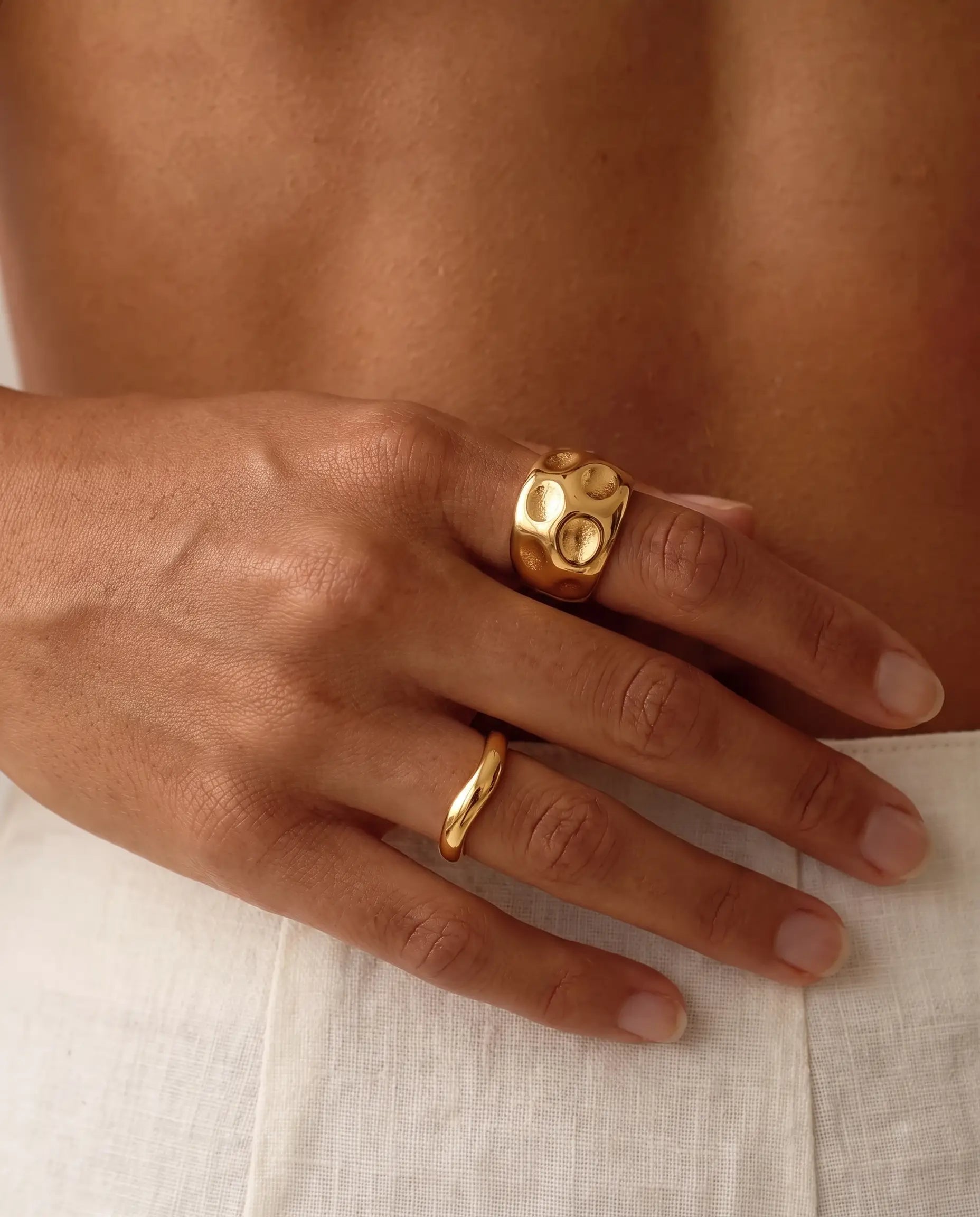 cascalia-ai ring-140_lifestyle1_a3+ring111.png